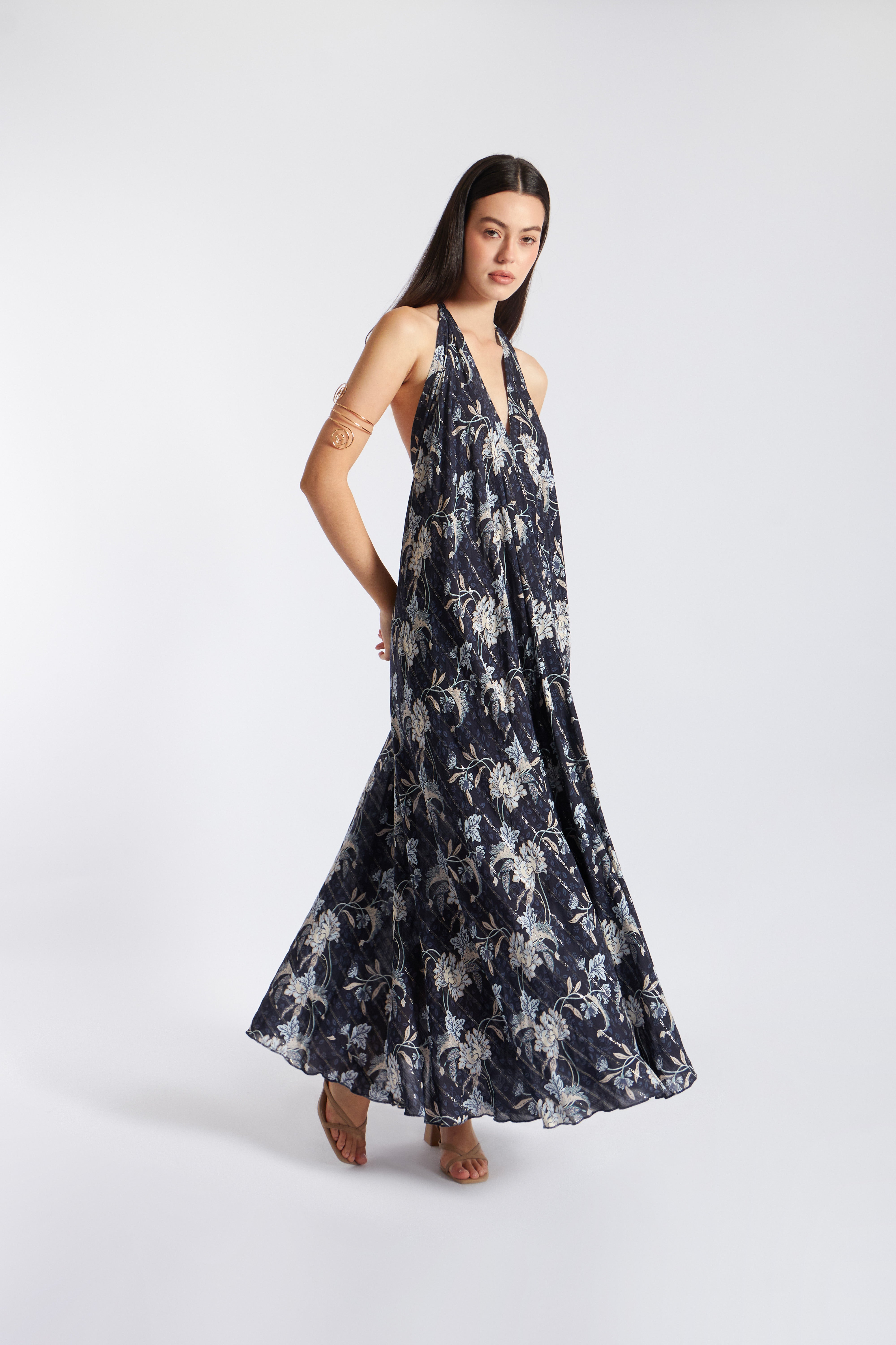 Vestido Fluido Halter Escote  - Azul