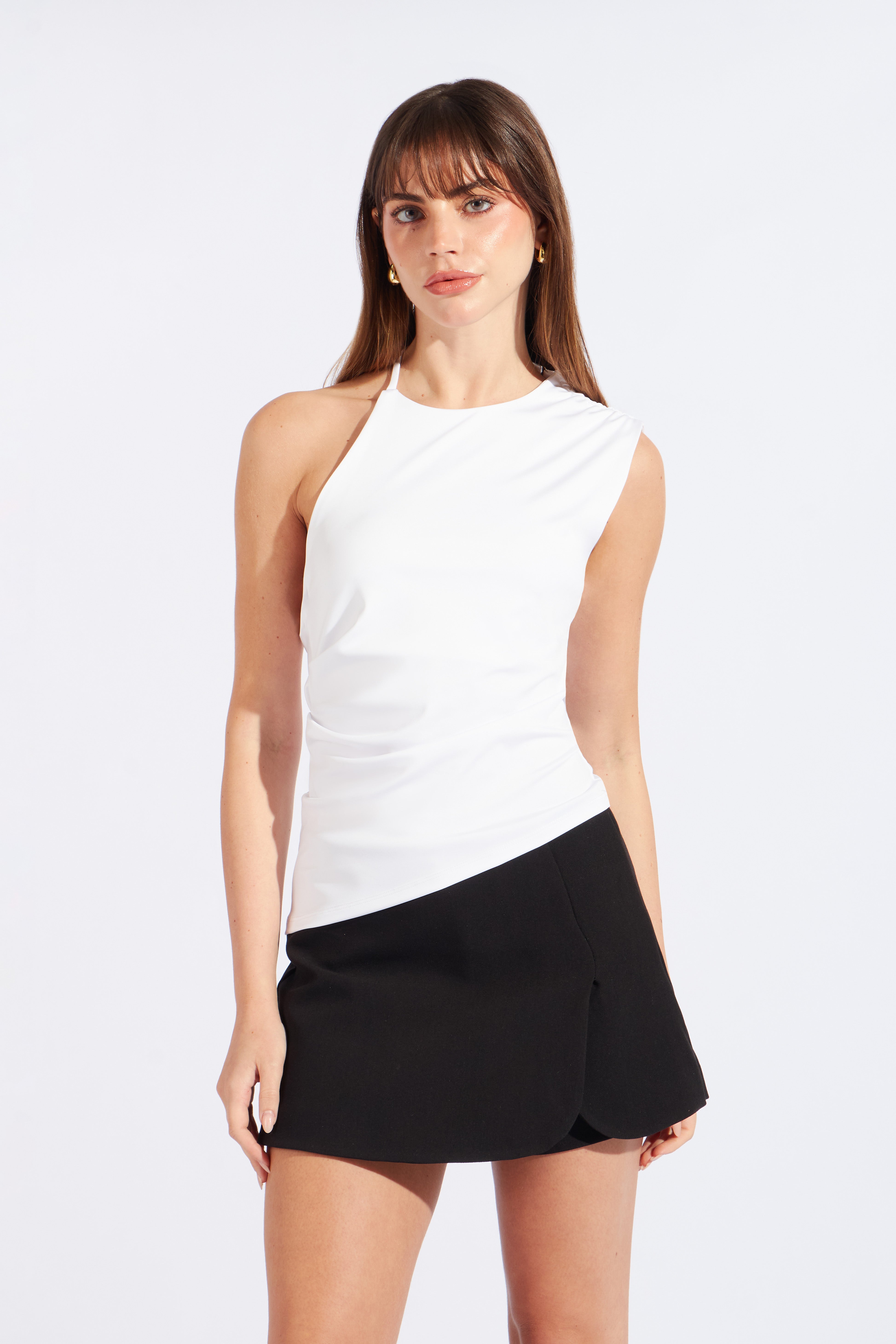 Top Asimétrico Escote Espalda - Blanco