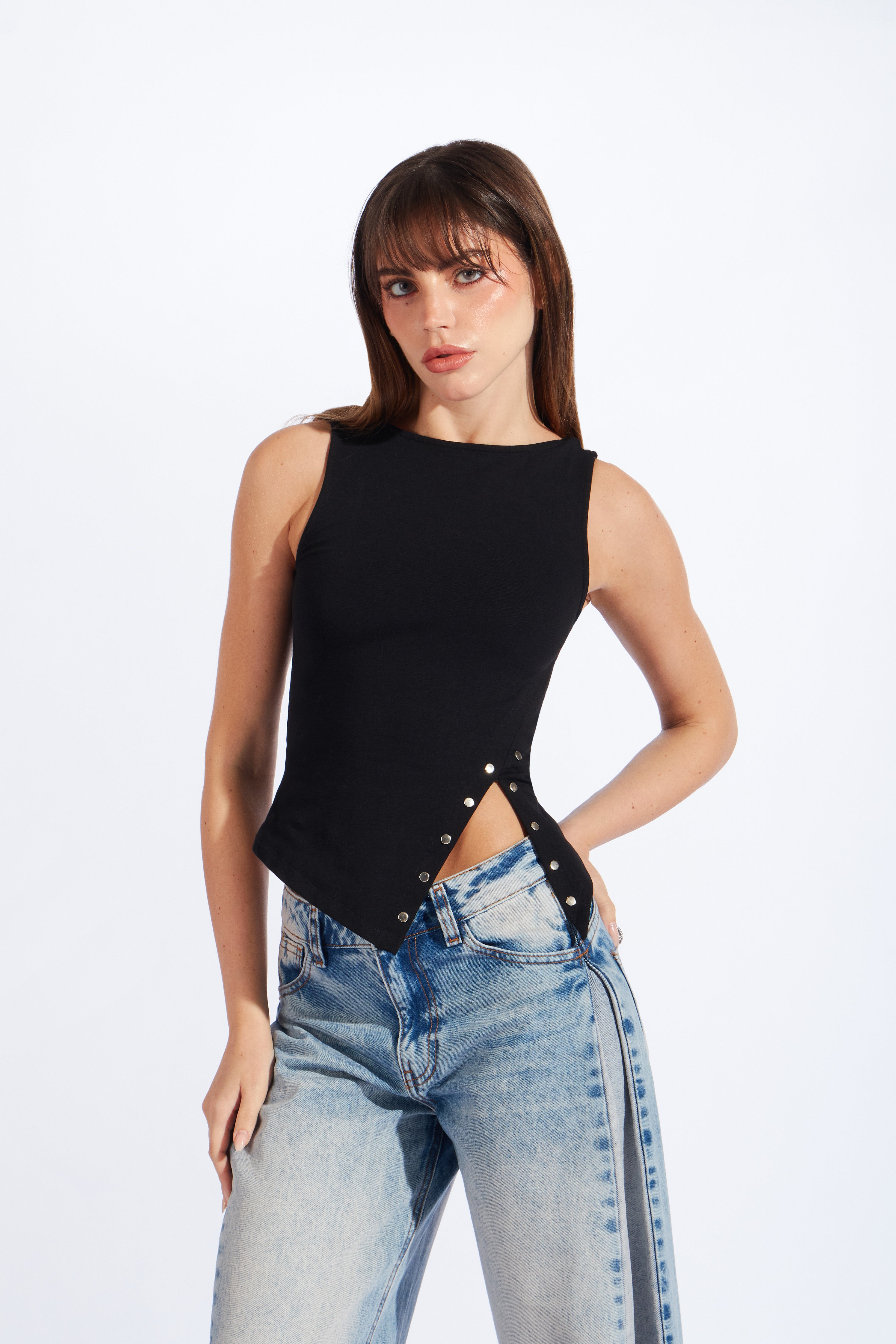 Top Punta Asimétrico Broche - Negro