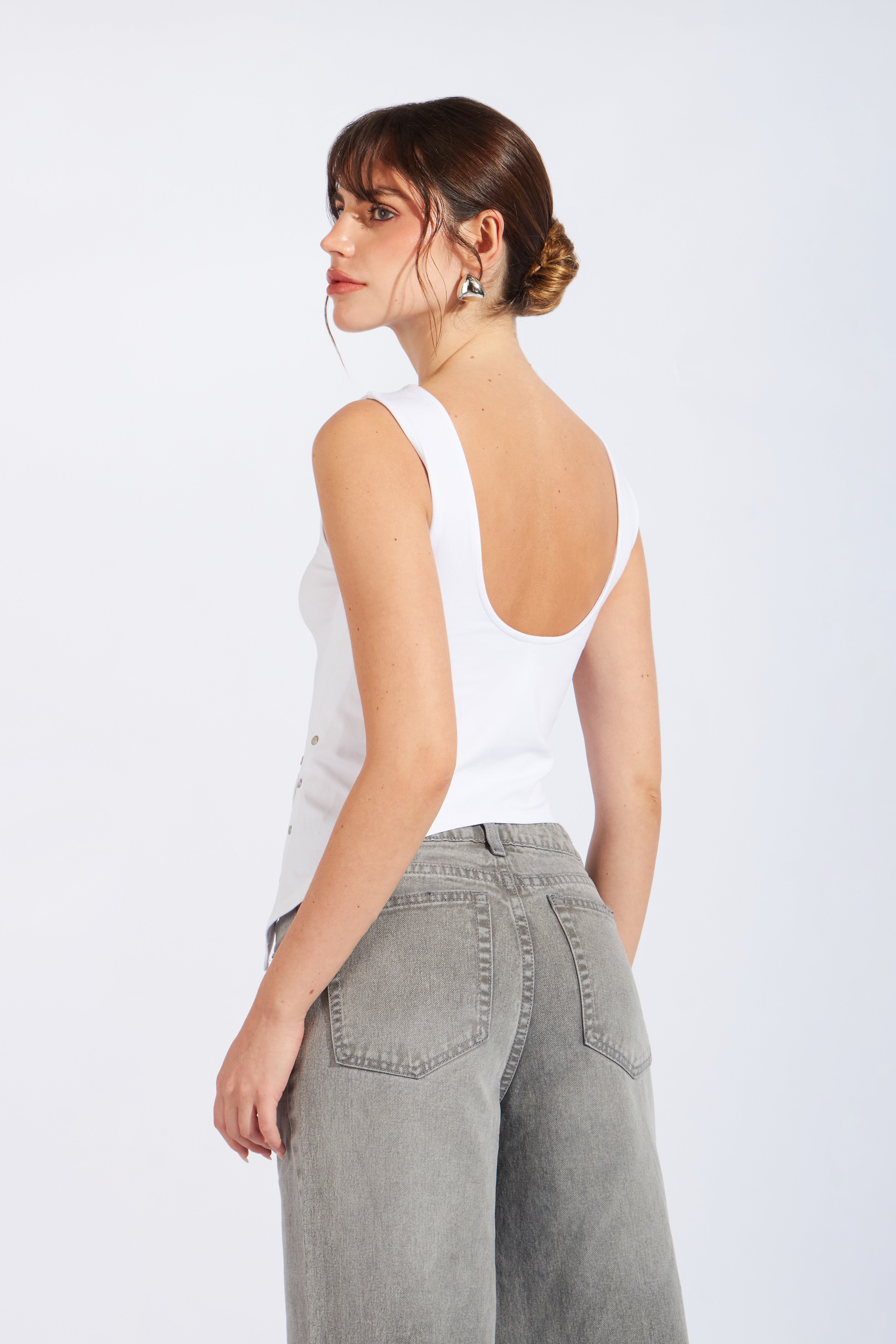 Top Punta Asimétrico Broche - Blanco