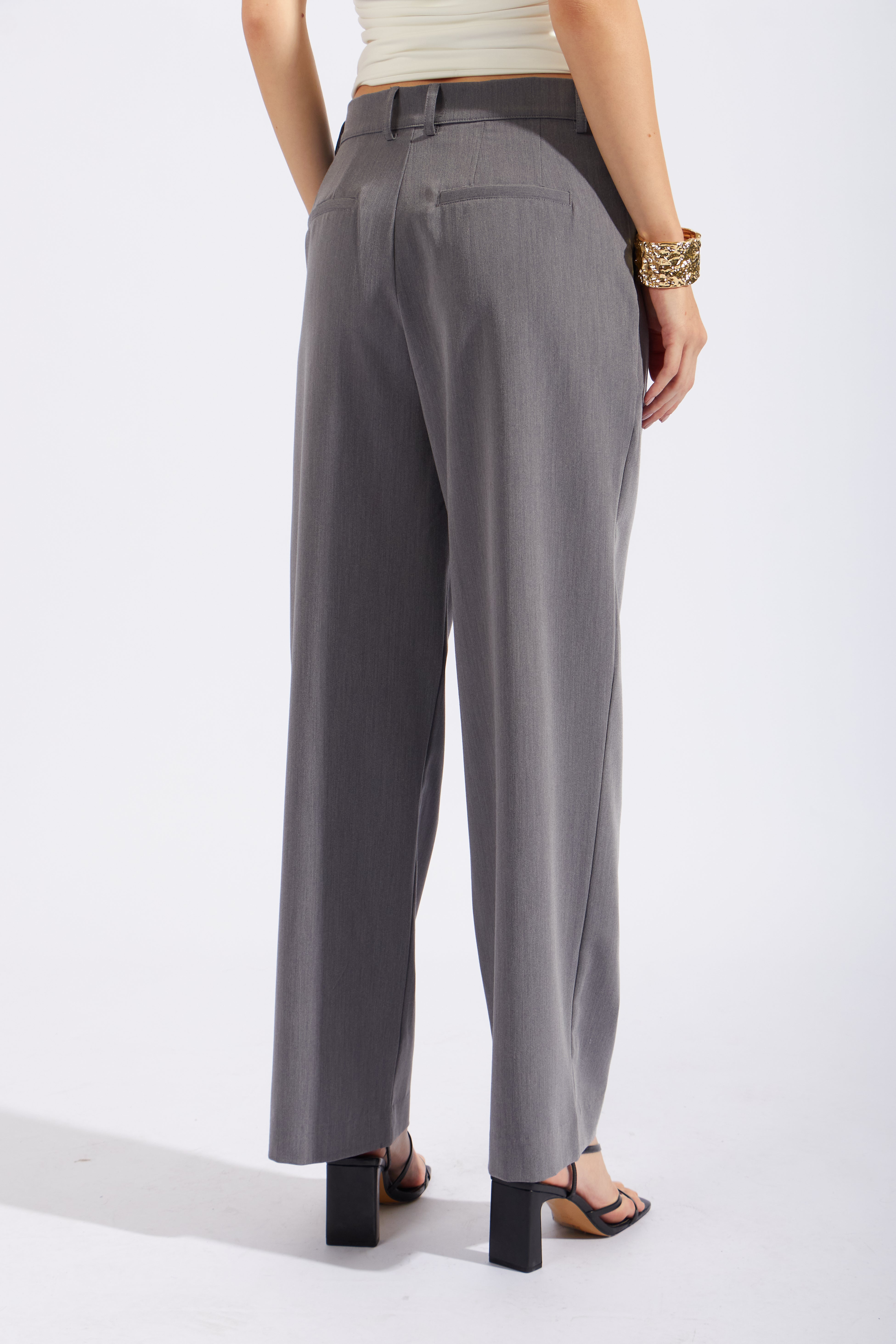 Pantalón Pinzas Straight Leg - Gris
