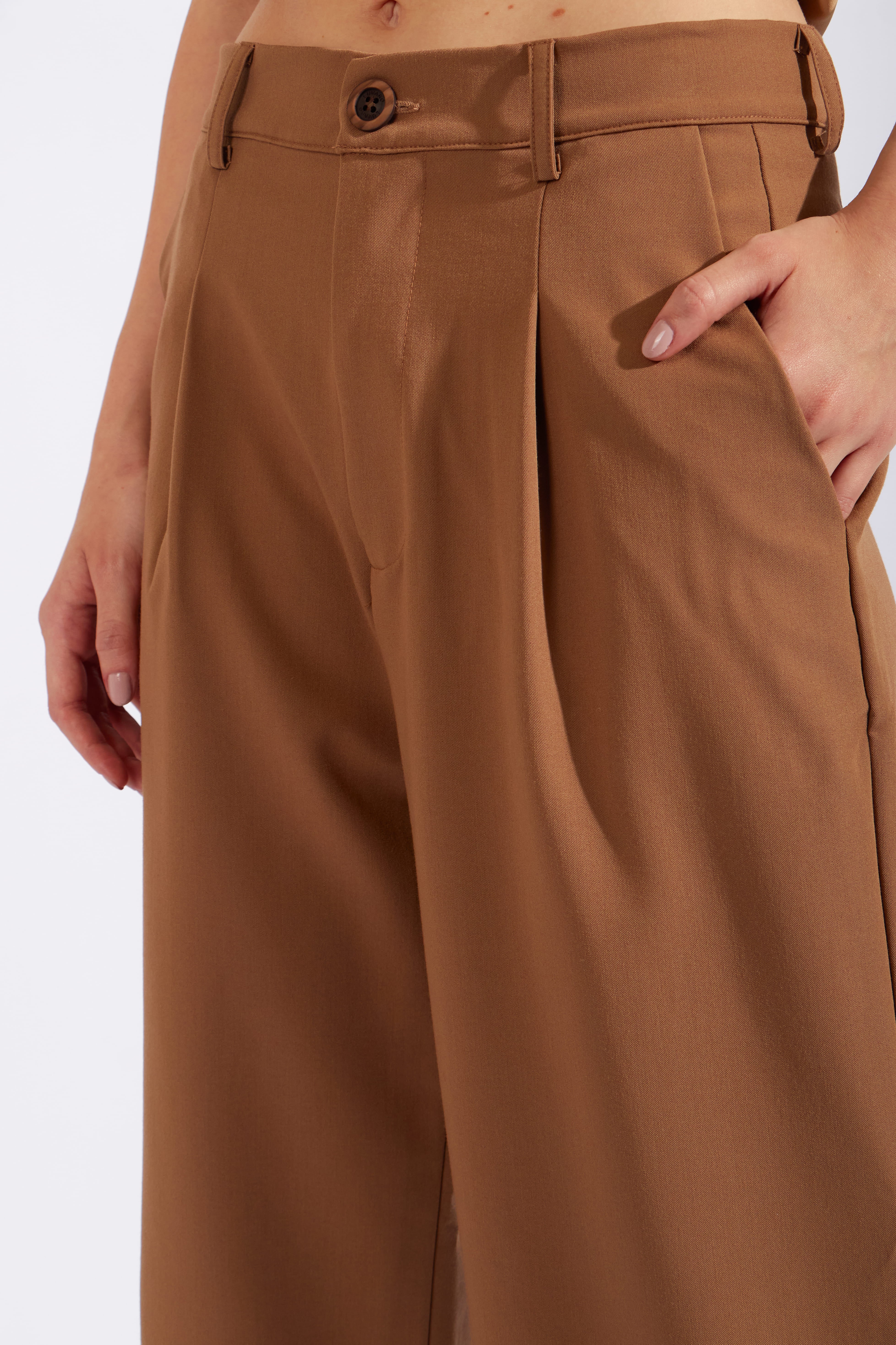 Pantalón Pinzas Straight Leg - Mocca