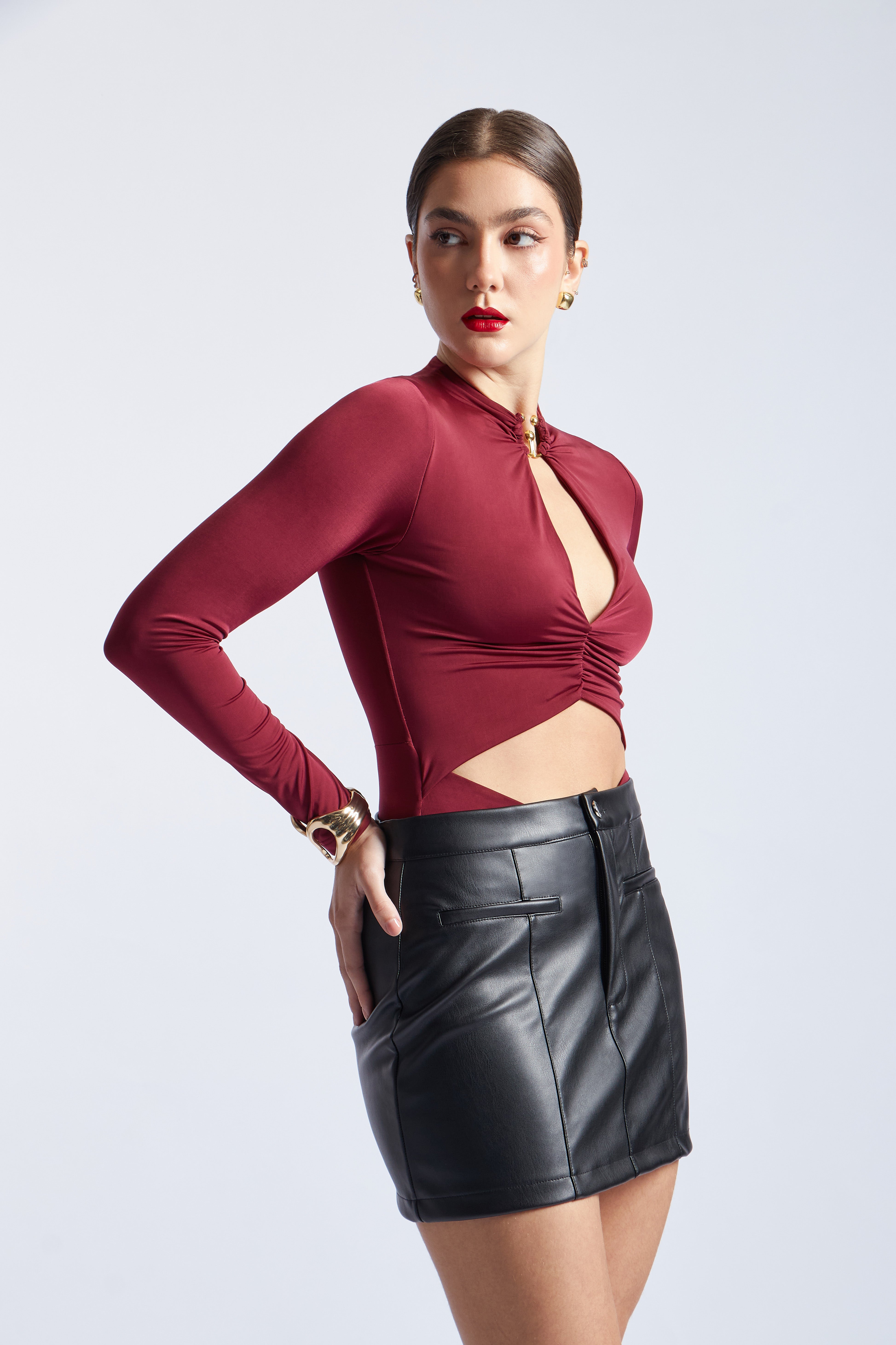 Body Cut Out con Broche - Borgoña