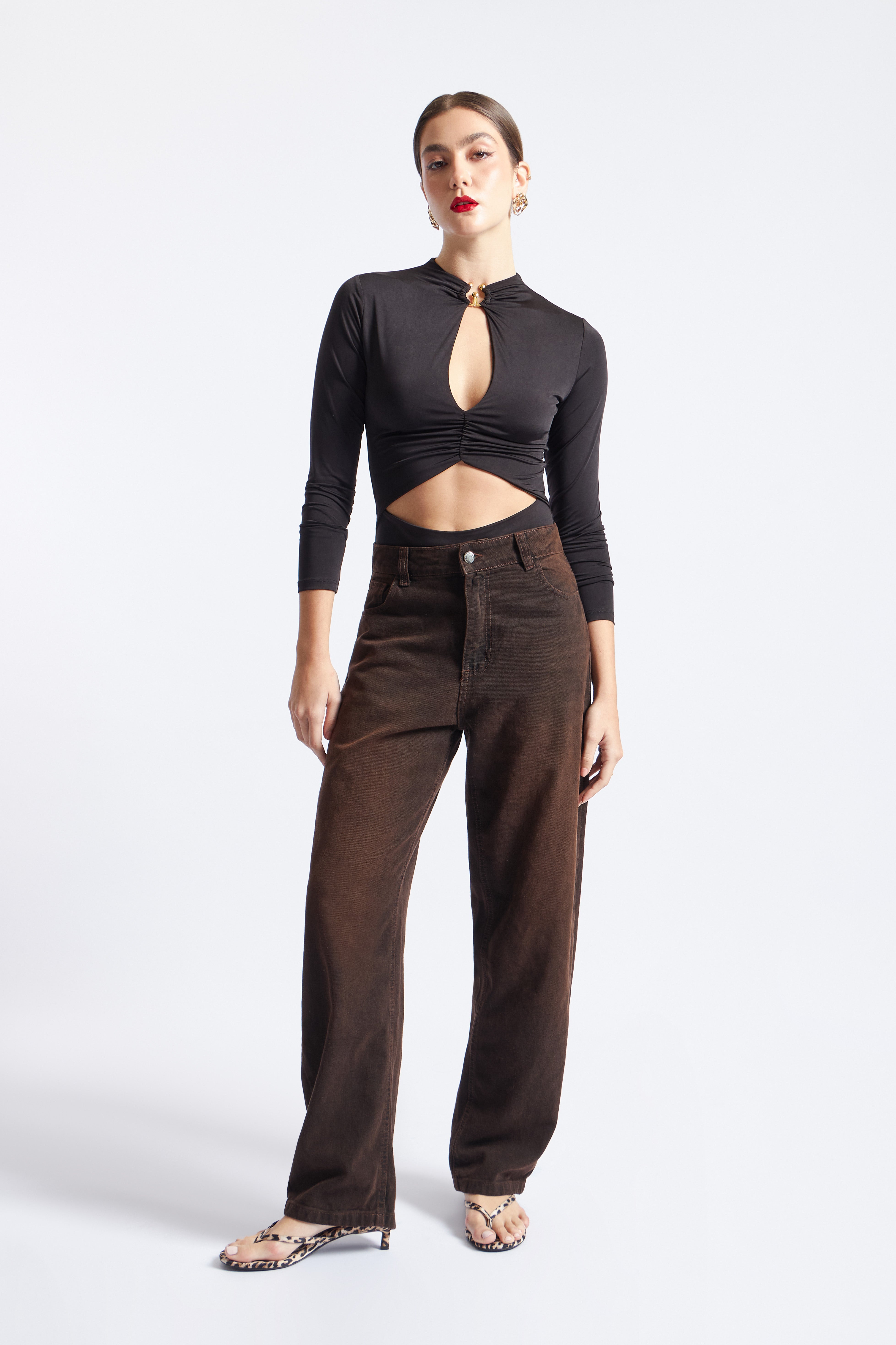 Body Cut Out con Broche - Negro