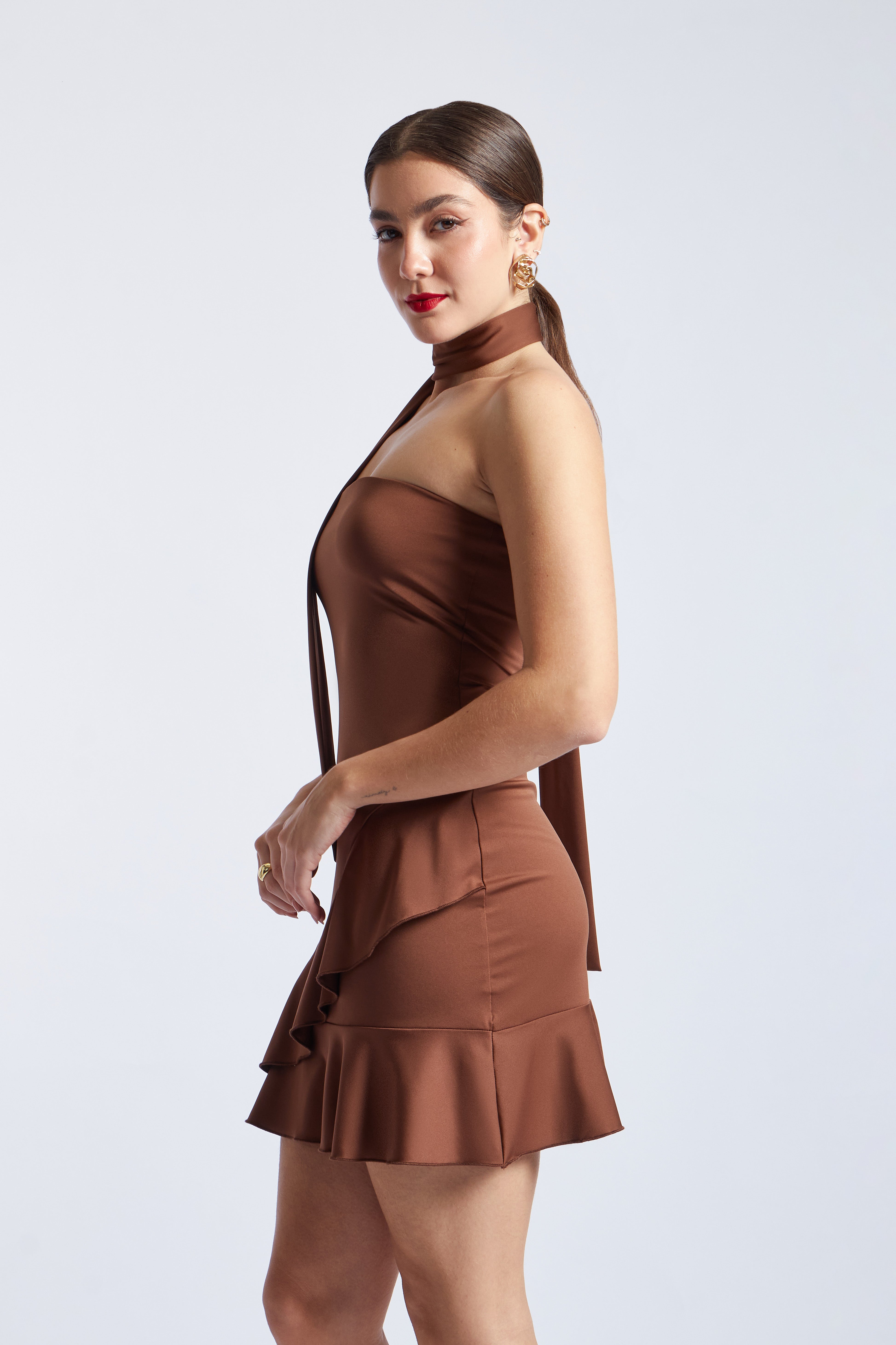Vestido Strapless con Volantes - Marrón