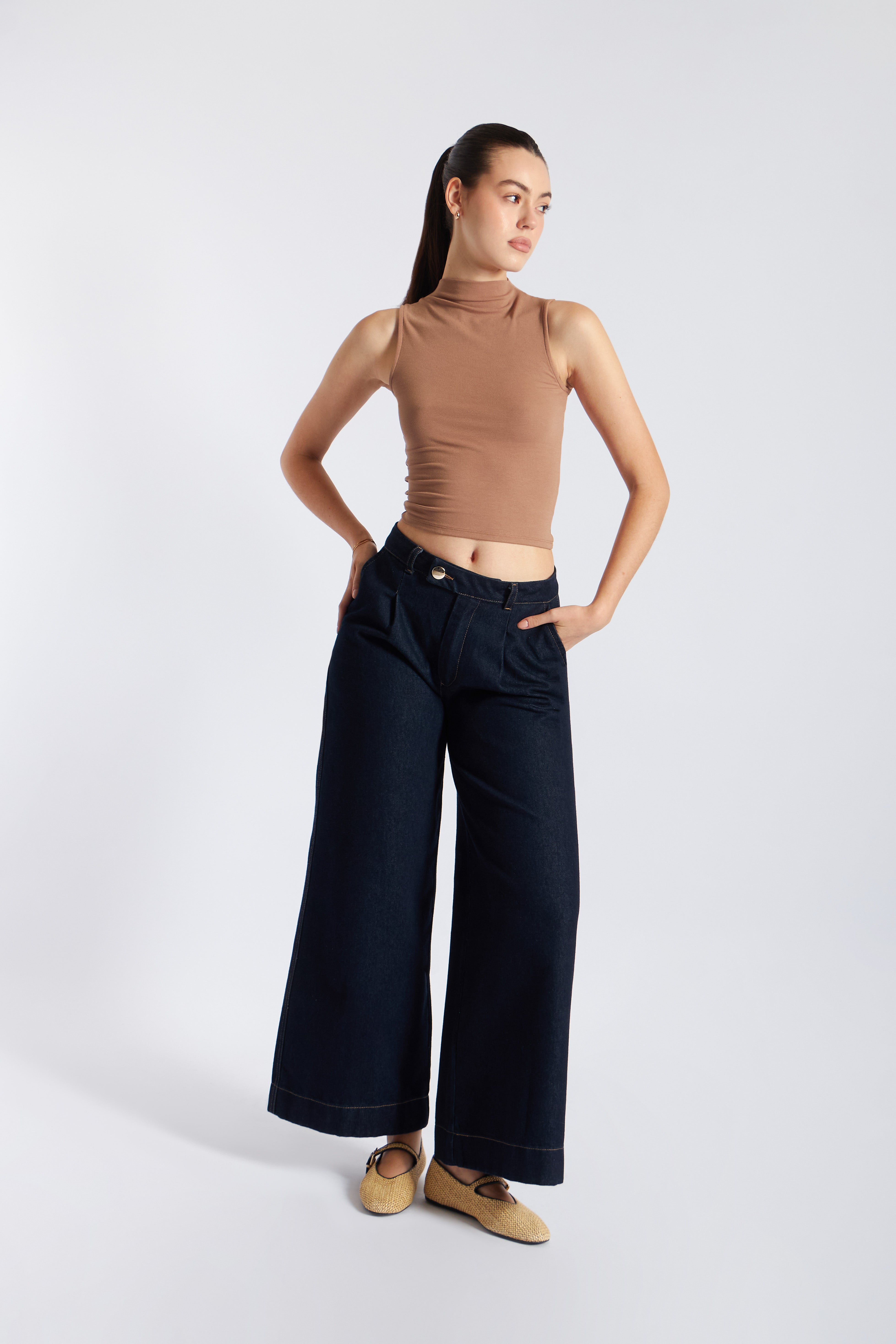 Top Minimal Cuello Alto - Taupe