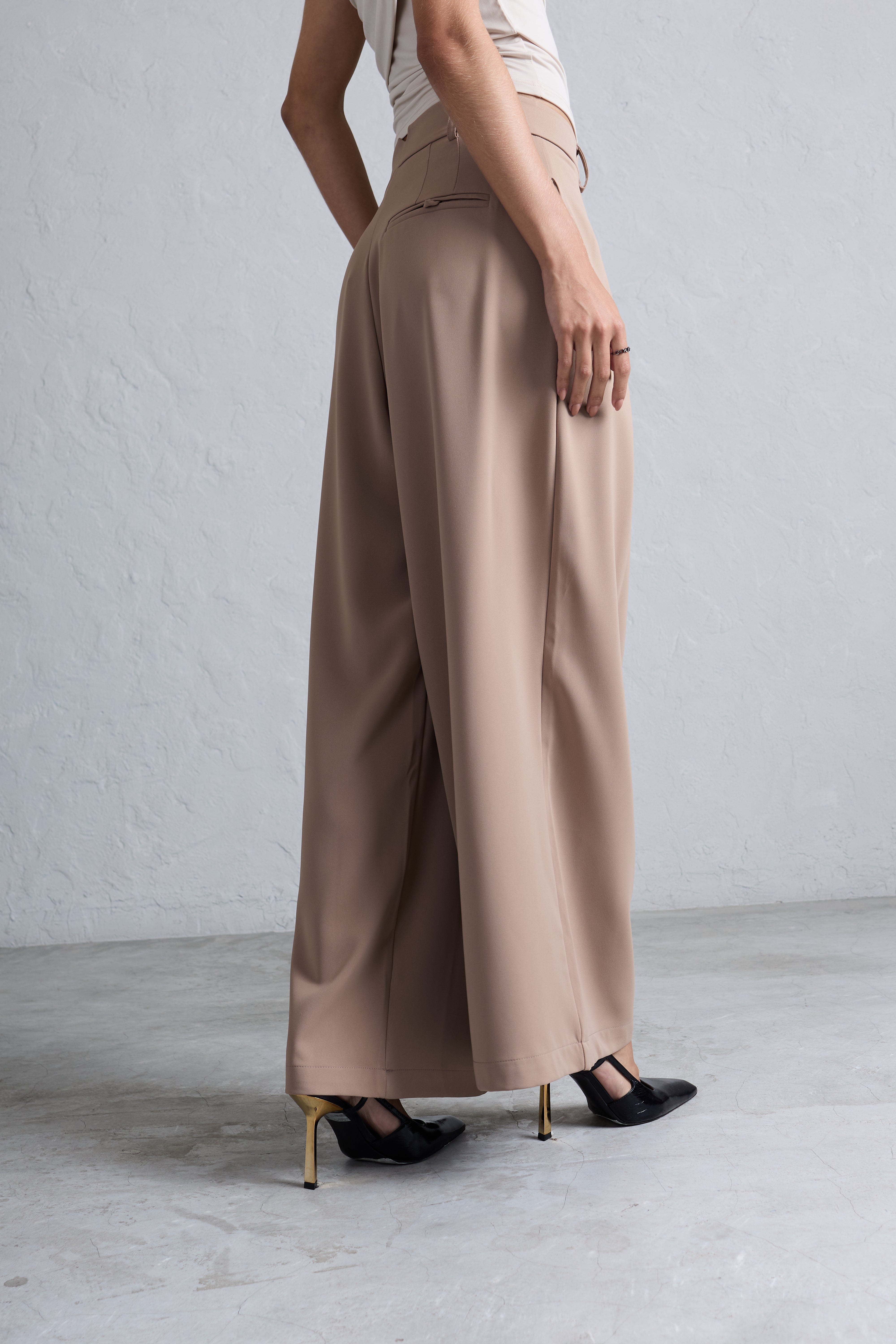 Pantalón Tailored Ancho Pliegues - Marrón