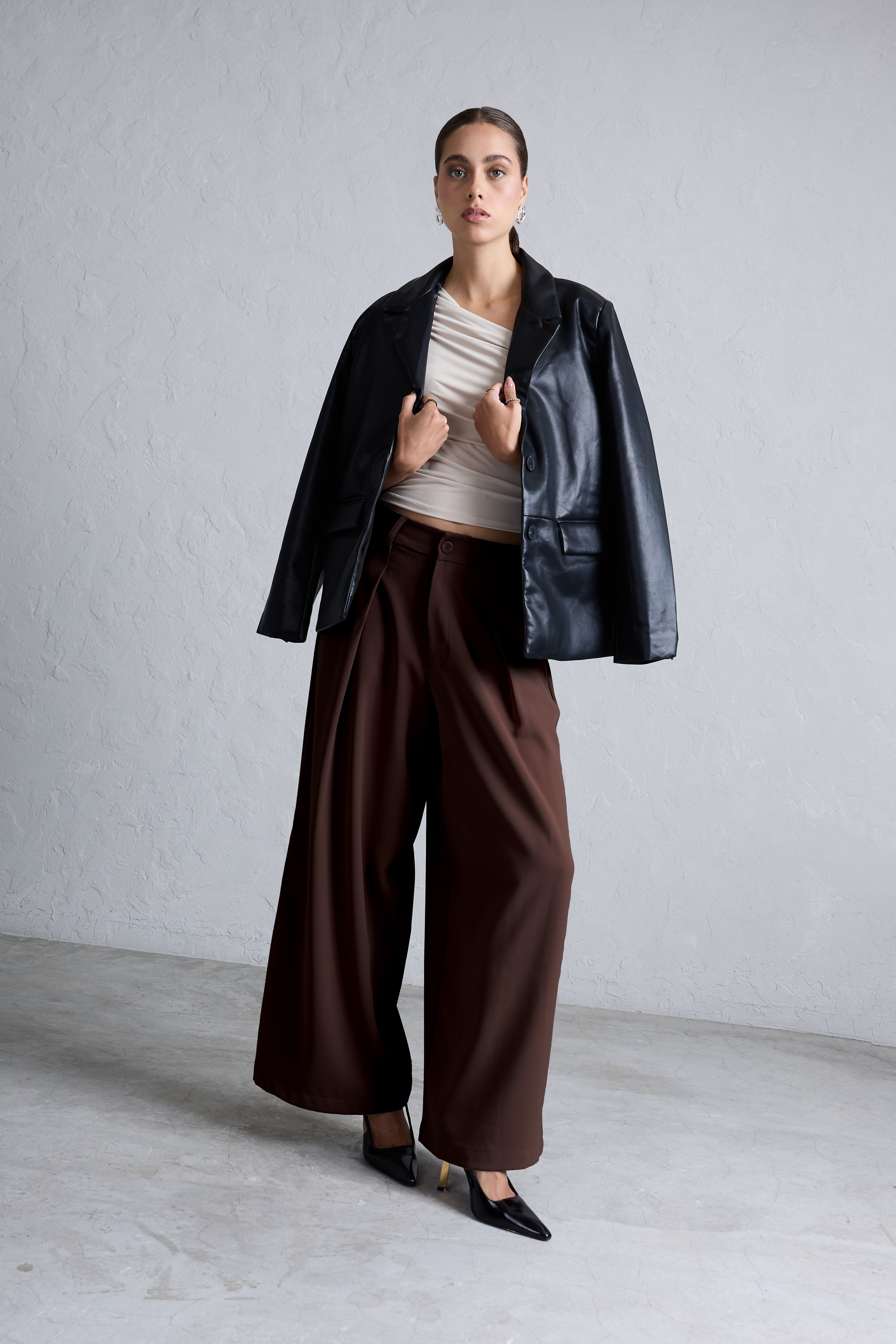 Pantalón Tailored Ancho Pliegues - Marrón
