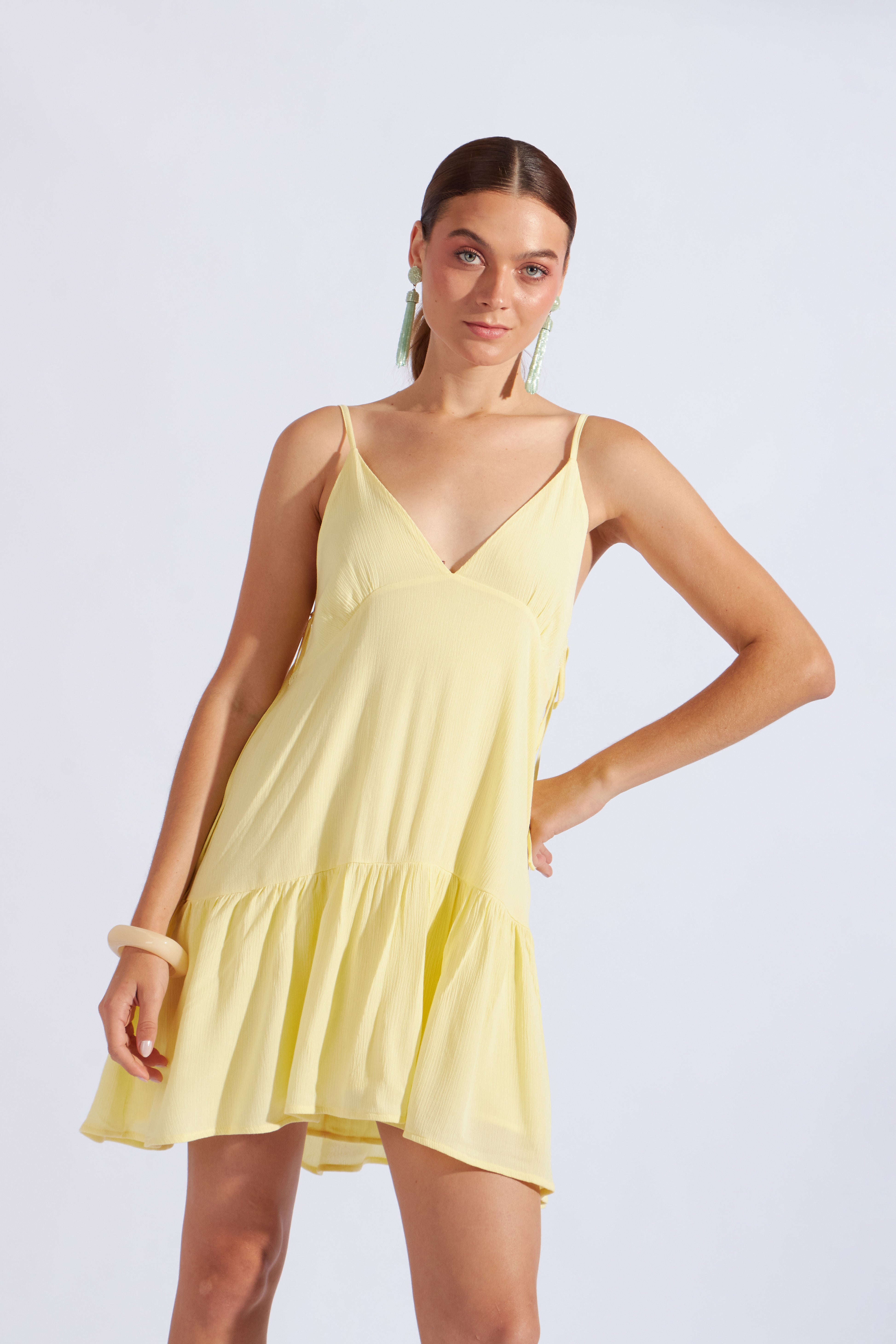 Vestido Corto Fluido - Amarillo