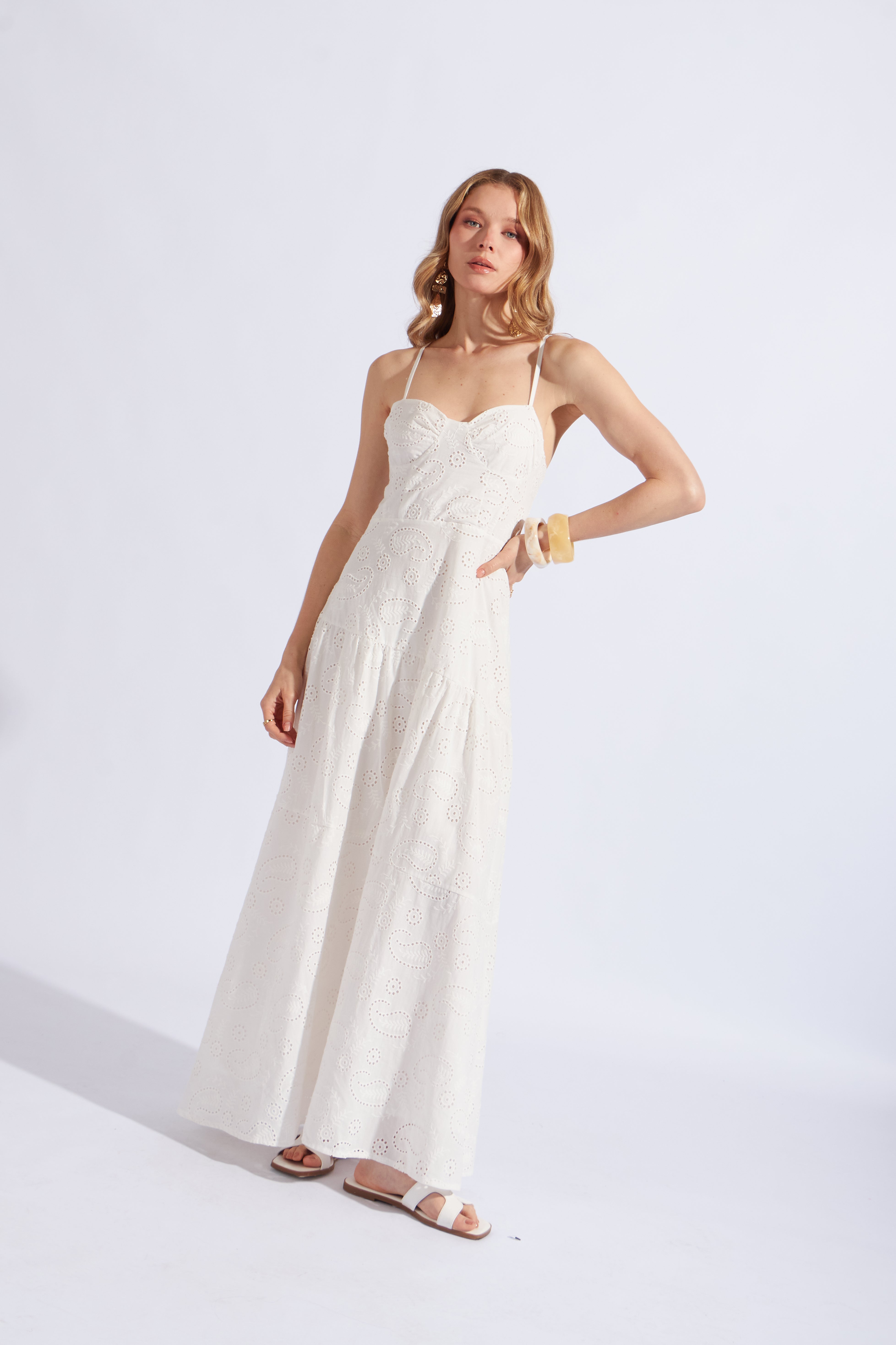 Vestido Bordados Perforados - Perla