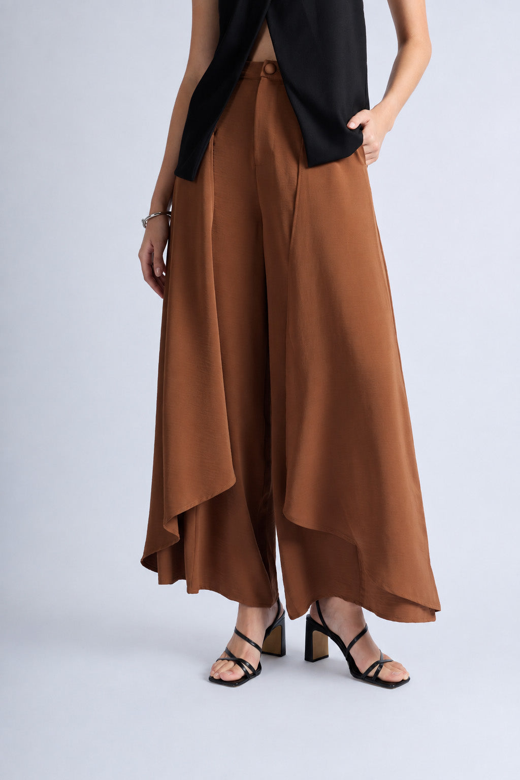 Pantalón Fluido con Volantes - Marrón