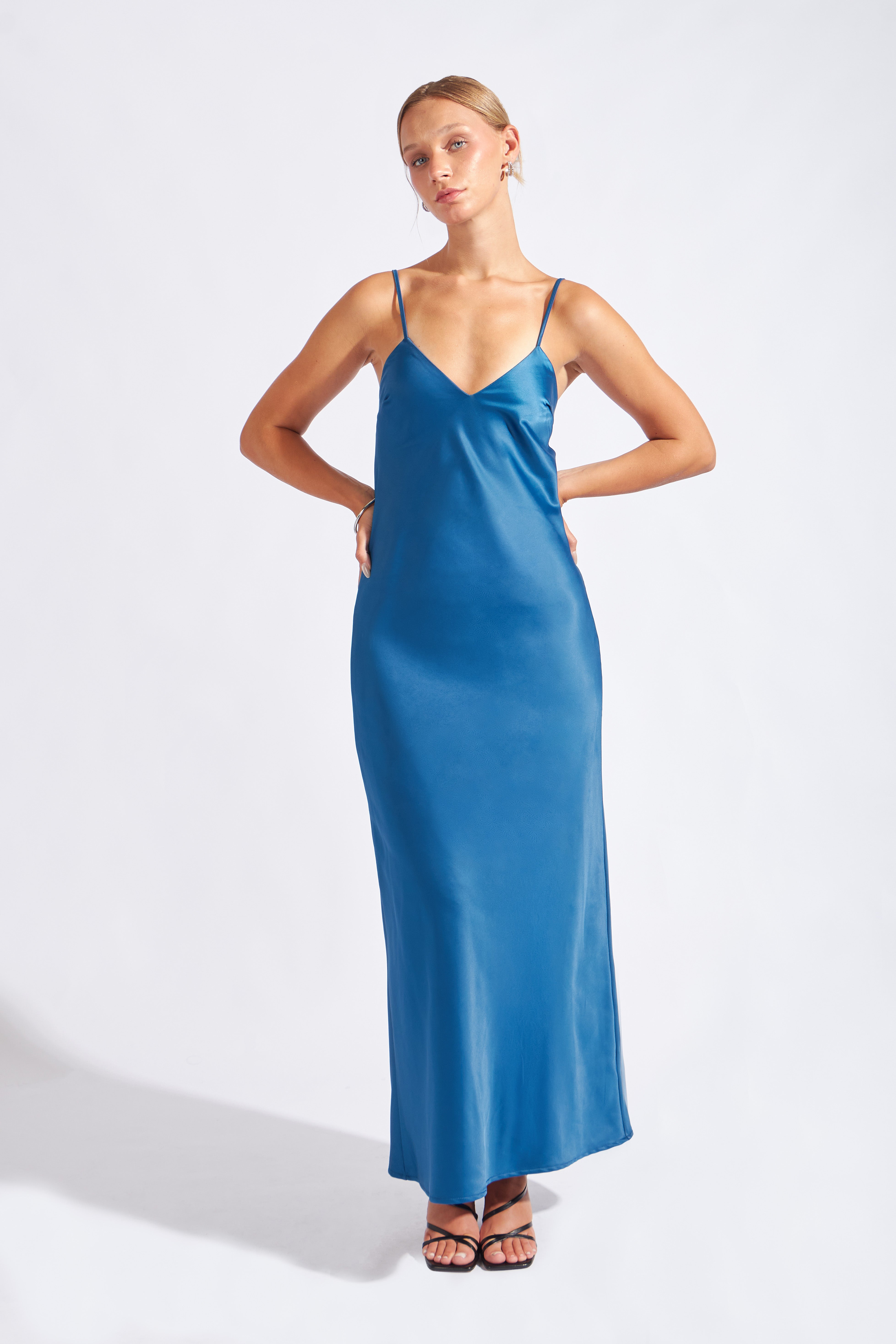 Vestido Fluido Escote V - Cobalto