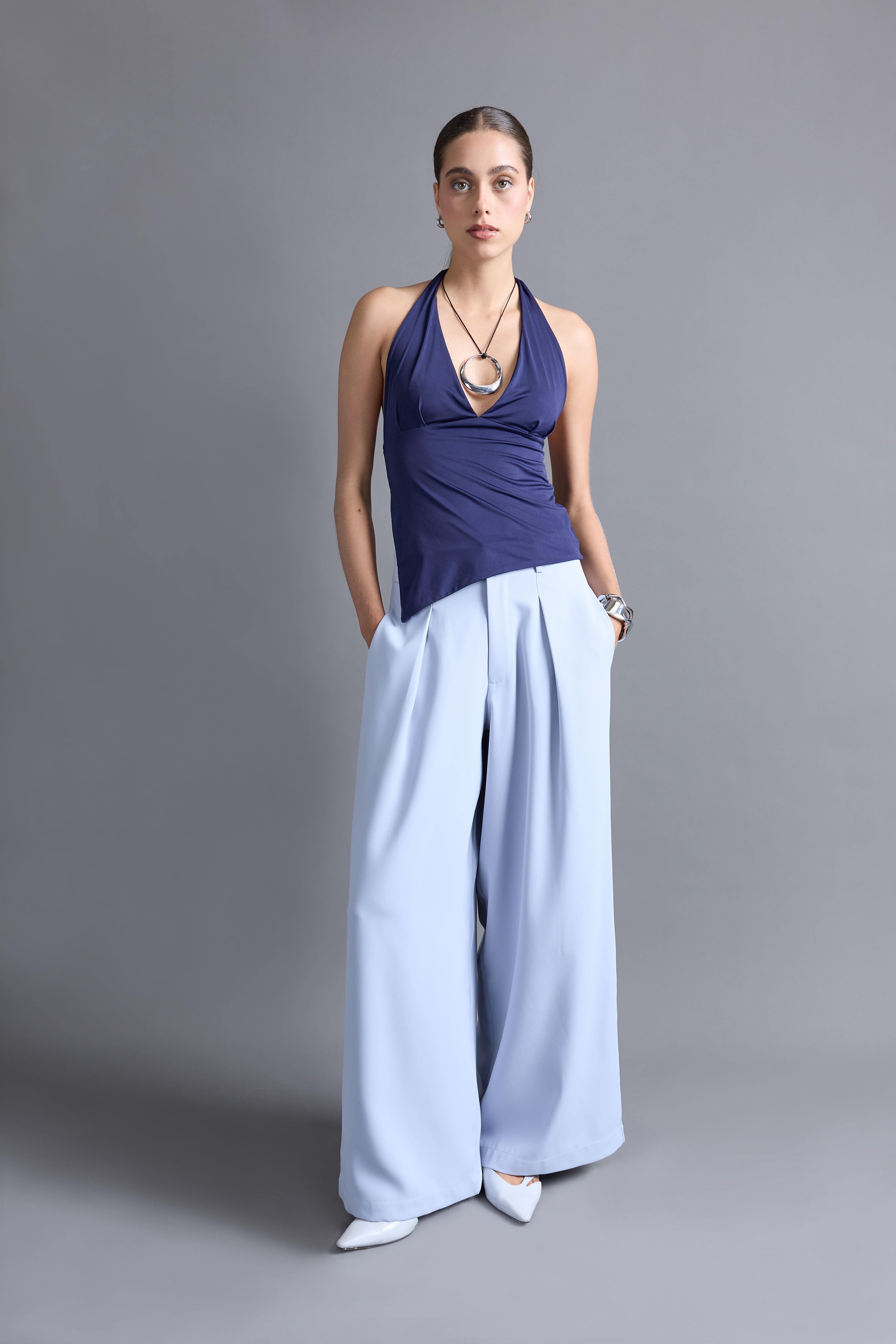 Top Asimetrico Cuello V - Celeste