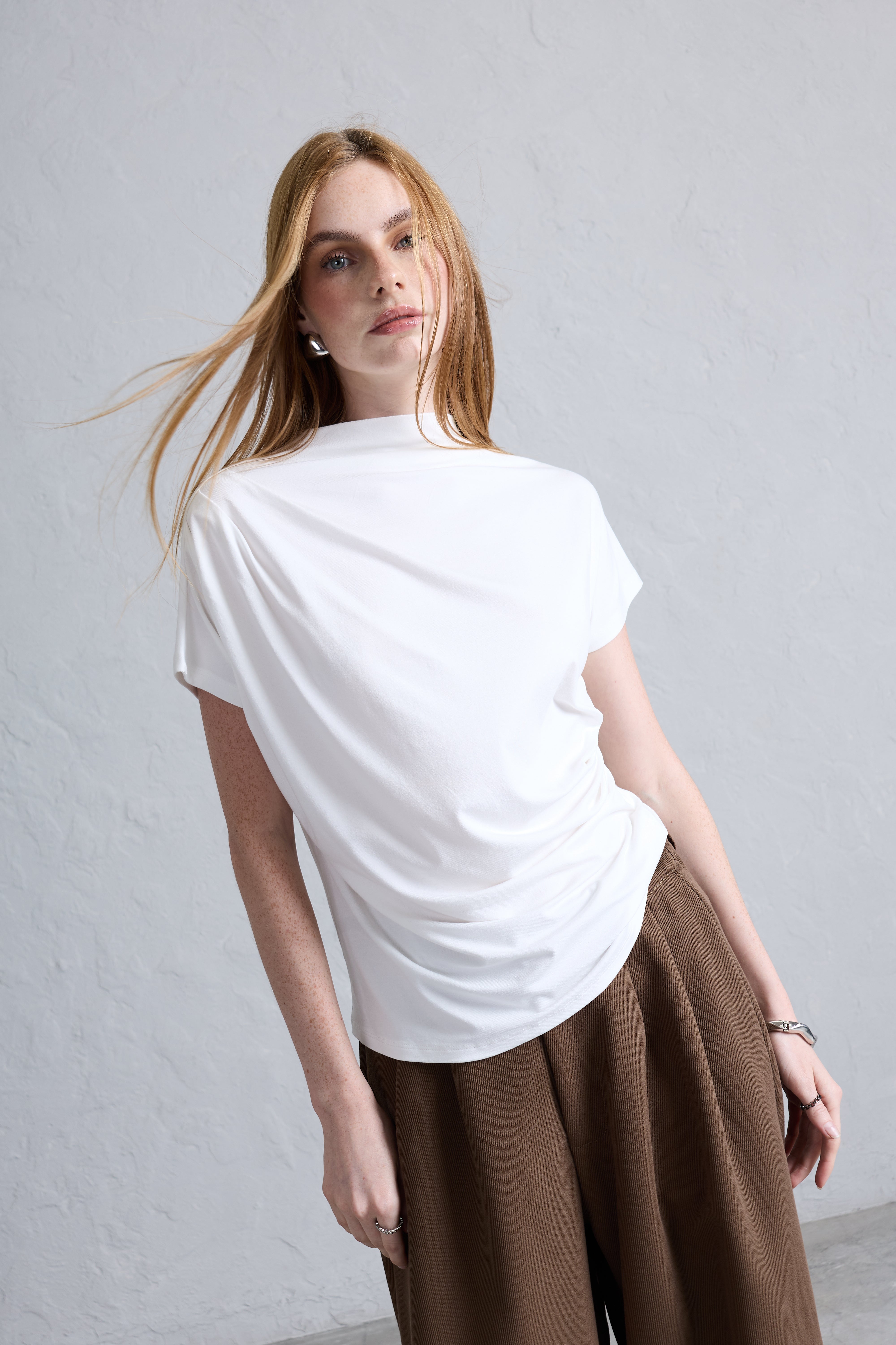 Top Drapeado Cuello Medio - Hueso