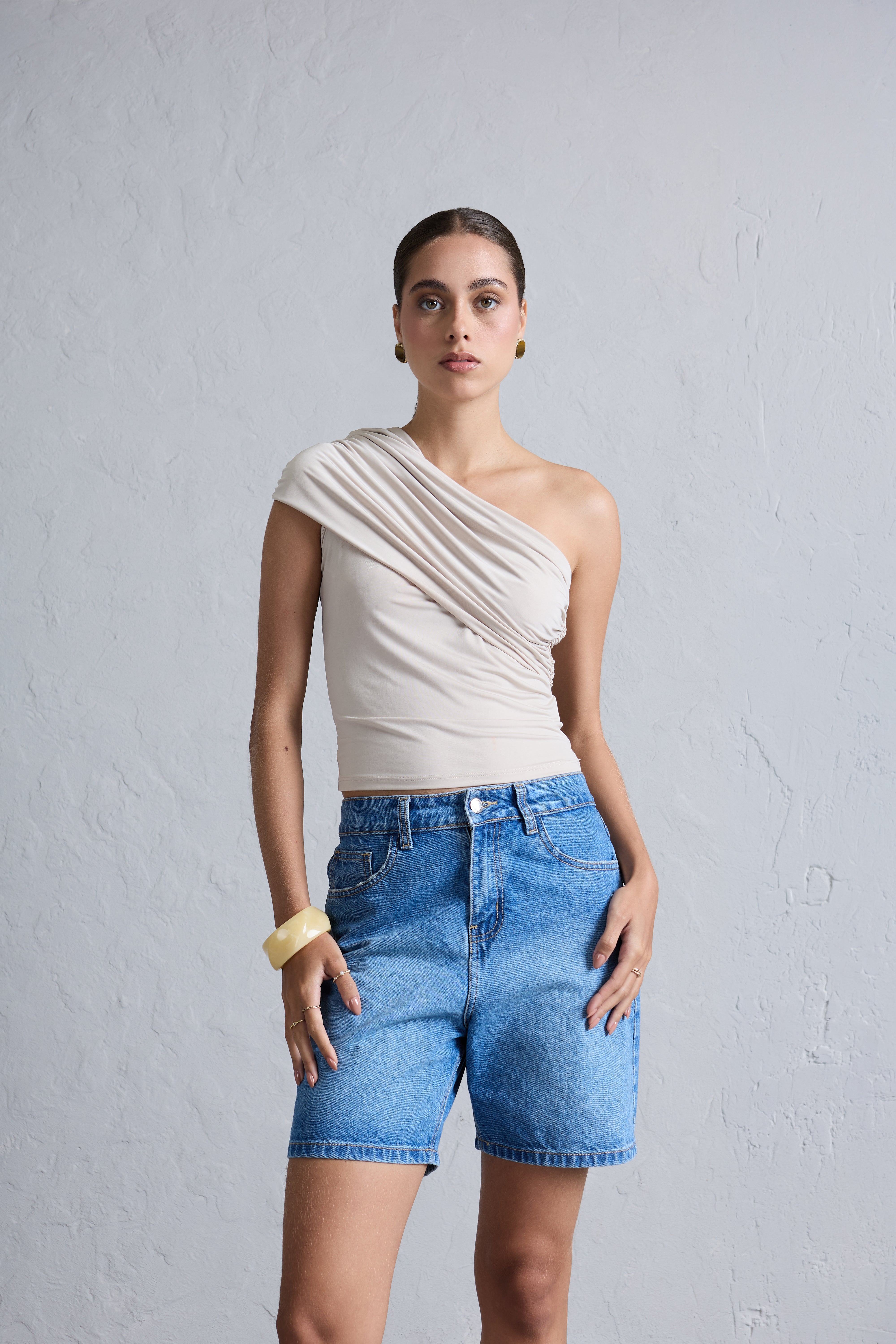 Top Cruzado Manga Asimétrica - Beige