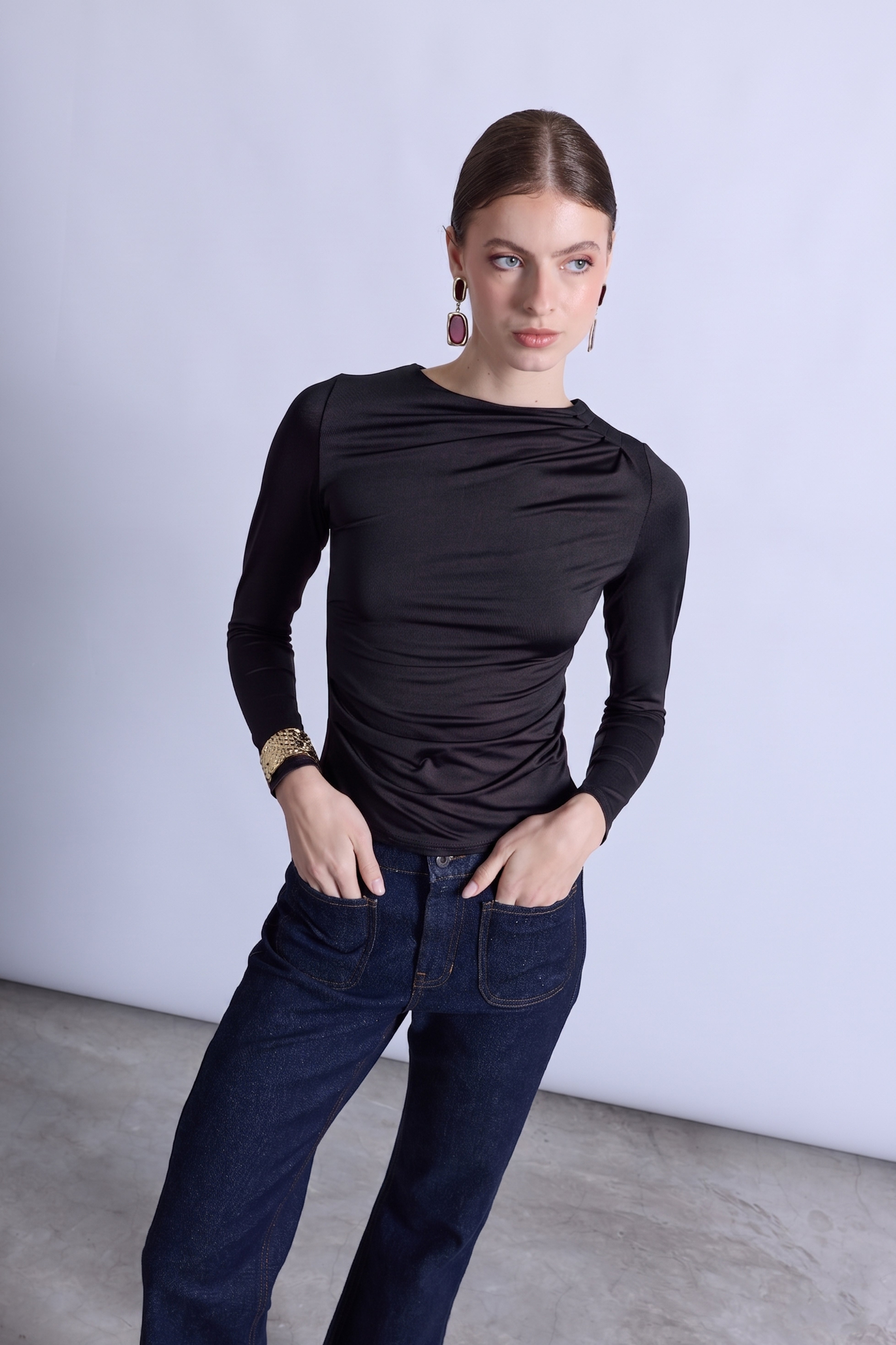 Top Drapeado Cuello Alto - Negro