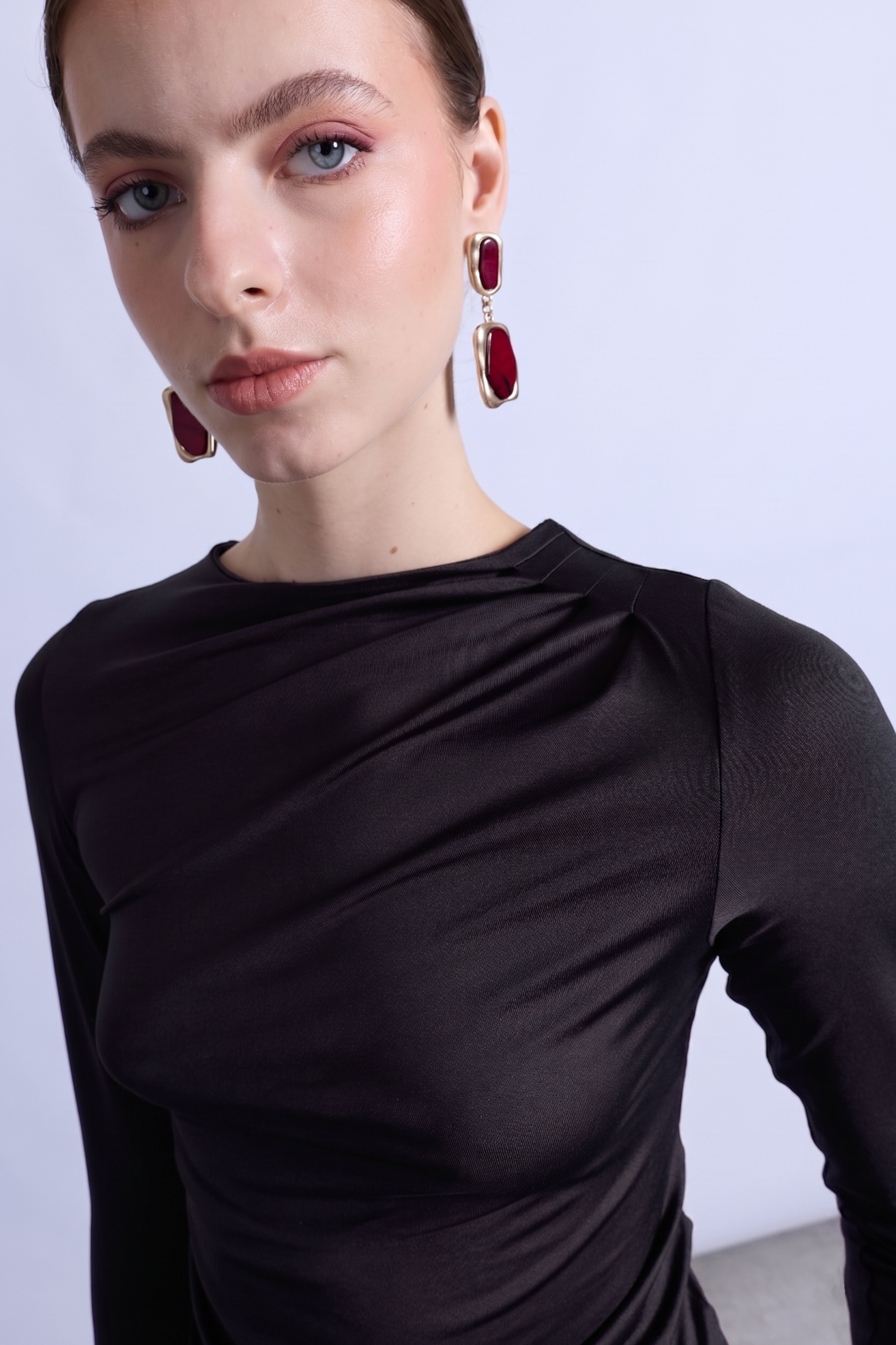 Top Drapeado Cuello Alto - Negro