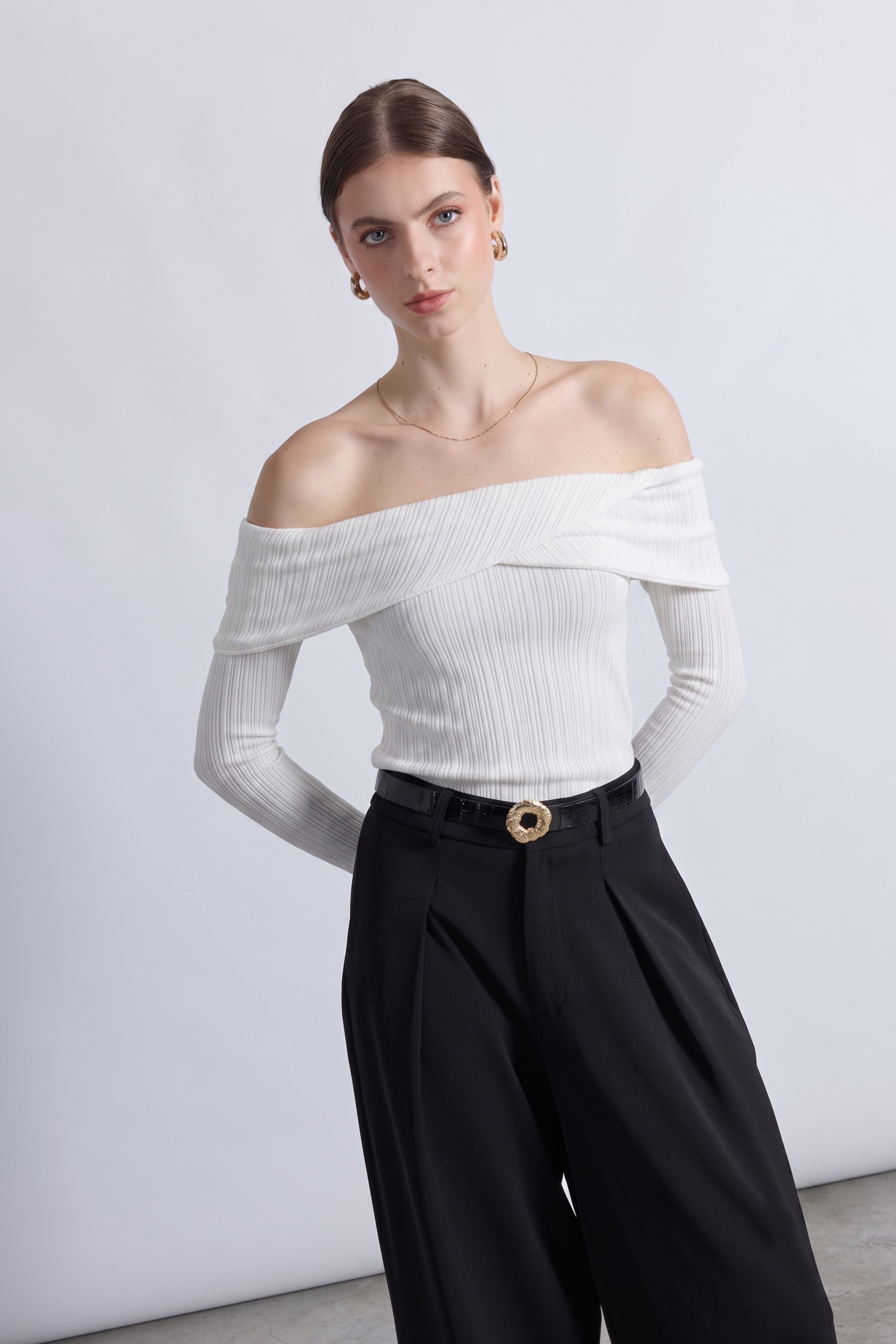 Sweater Cruzado Off Shoulder - Hueso