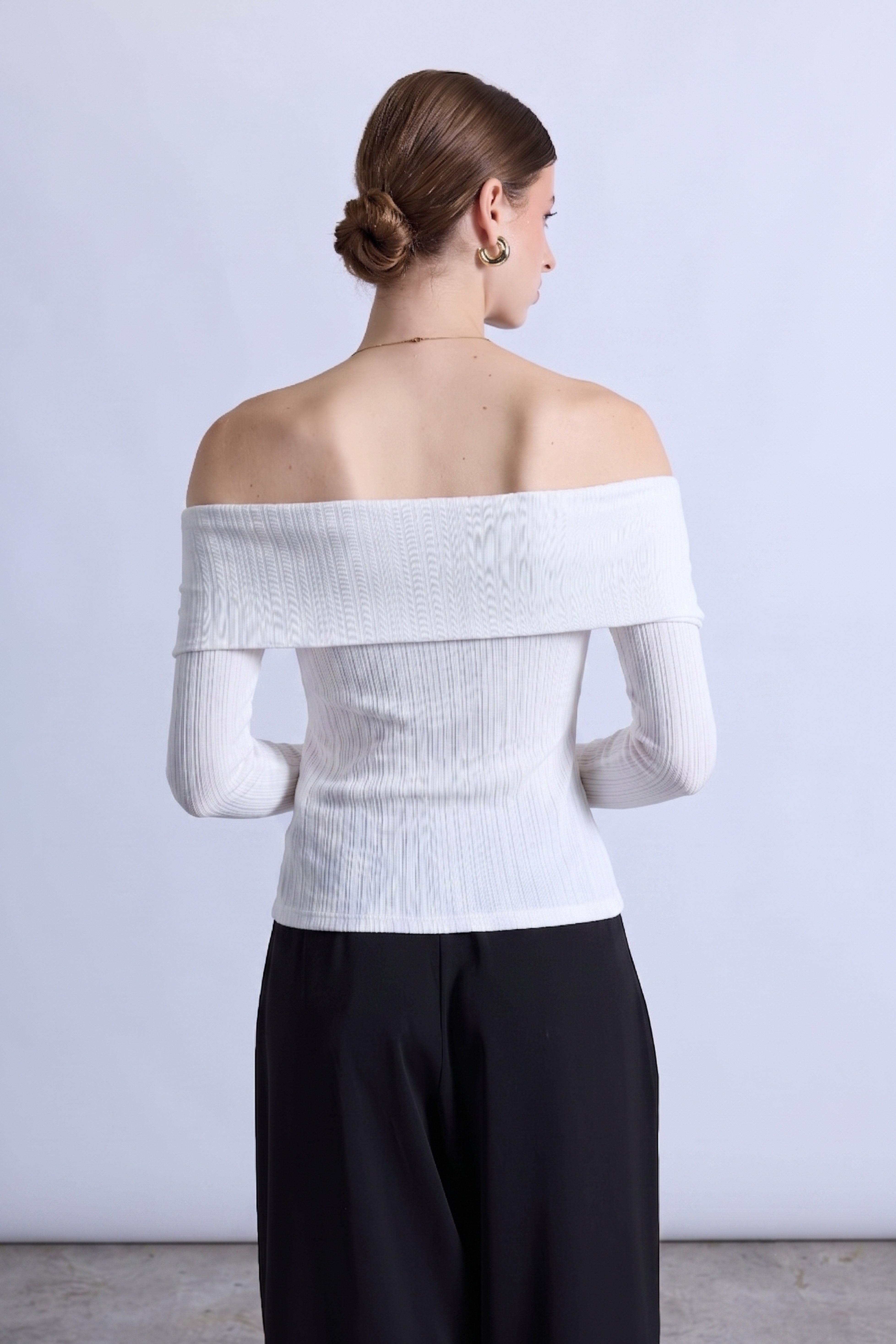 Sweater Cruzado Off Shoulder - Hueso