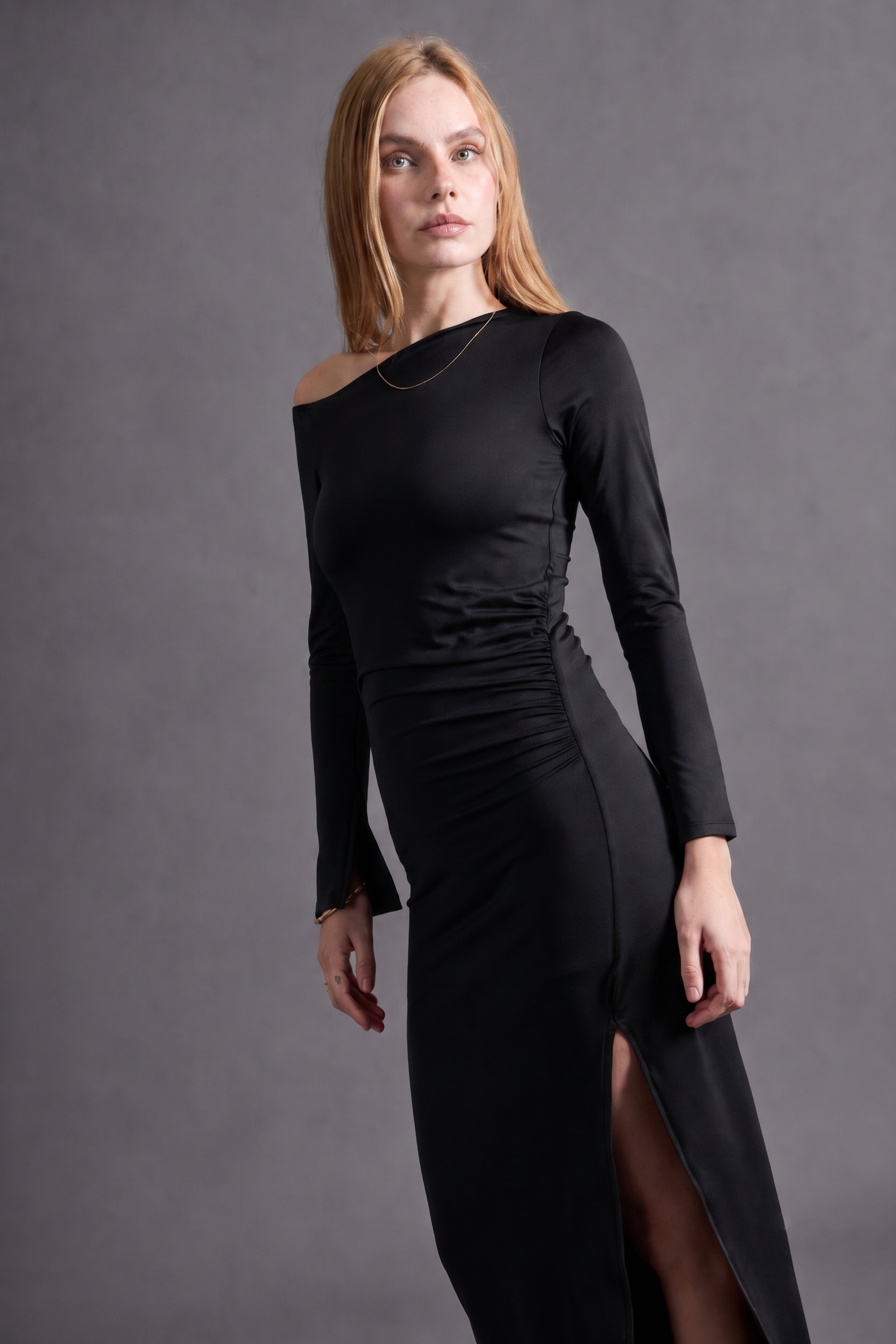 Vestido Asimétrico Fruncido - Negro