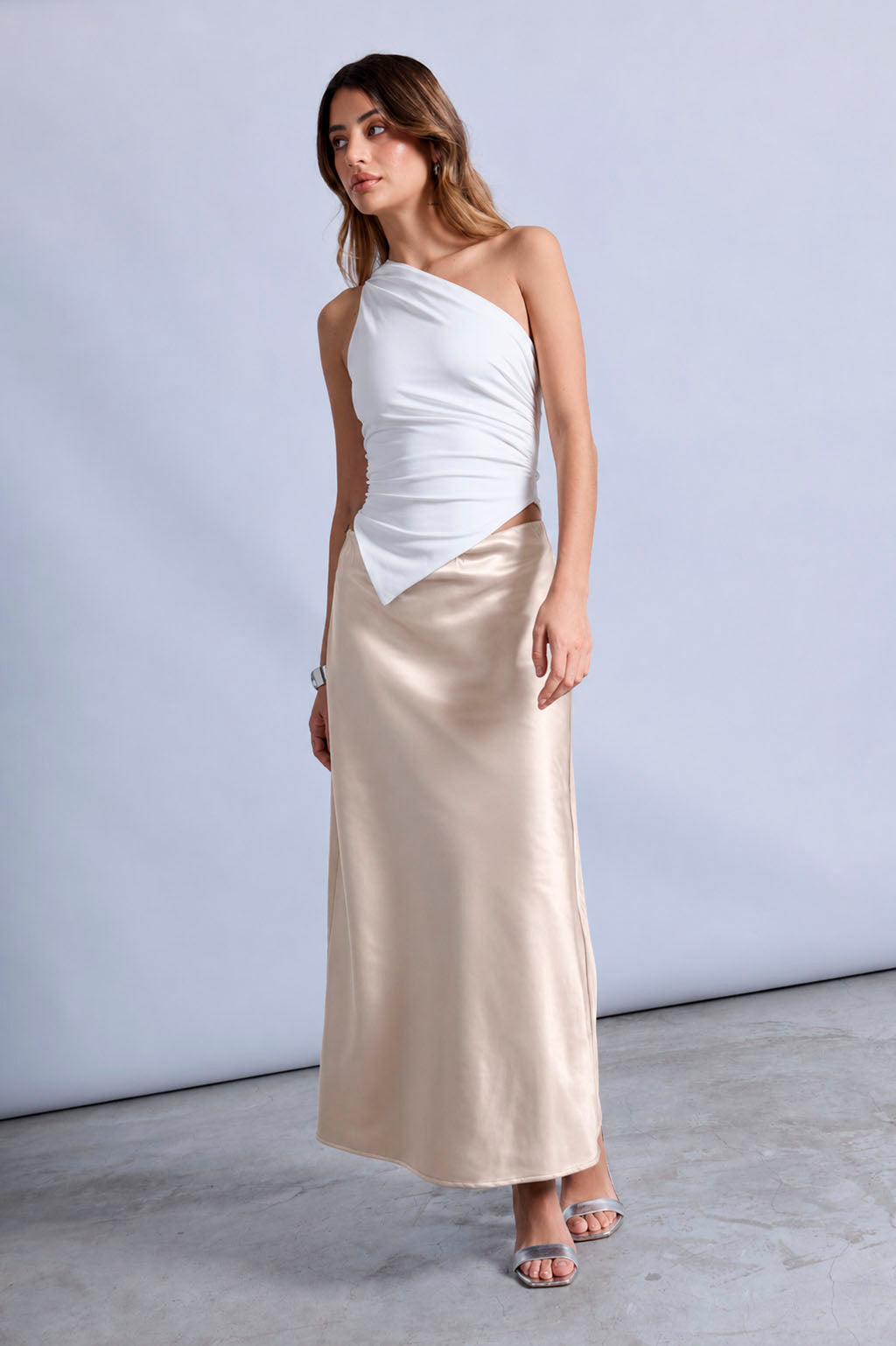 Falda Midi Satinada - Beige