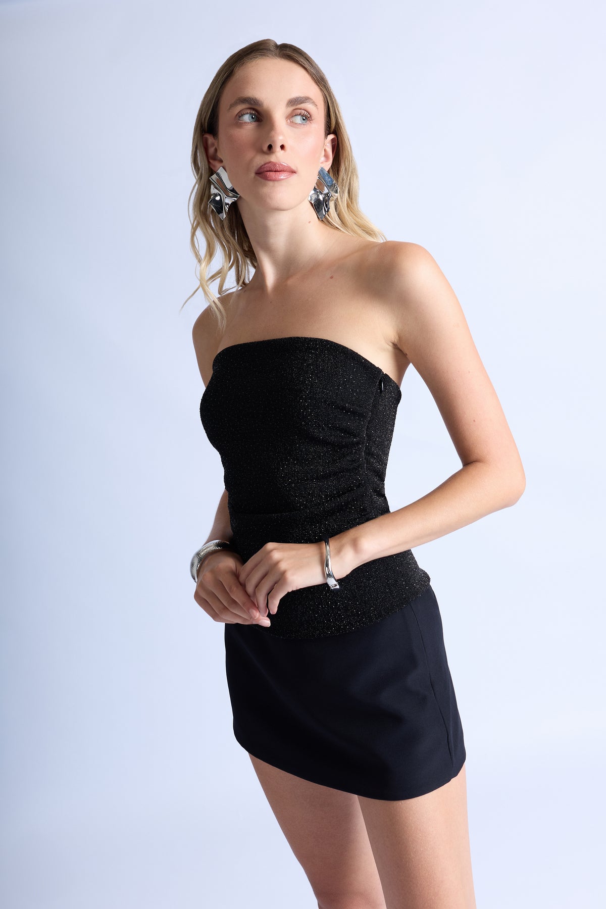 Top Strapless Brillo - Negro