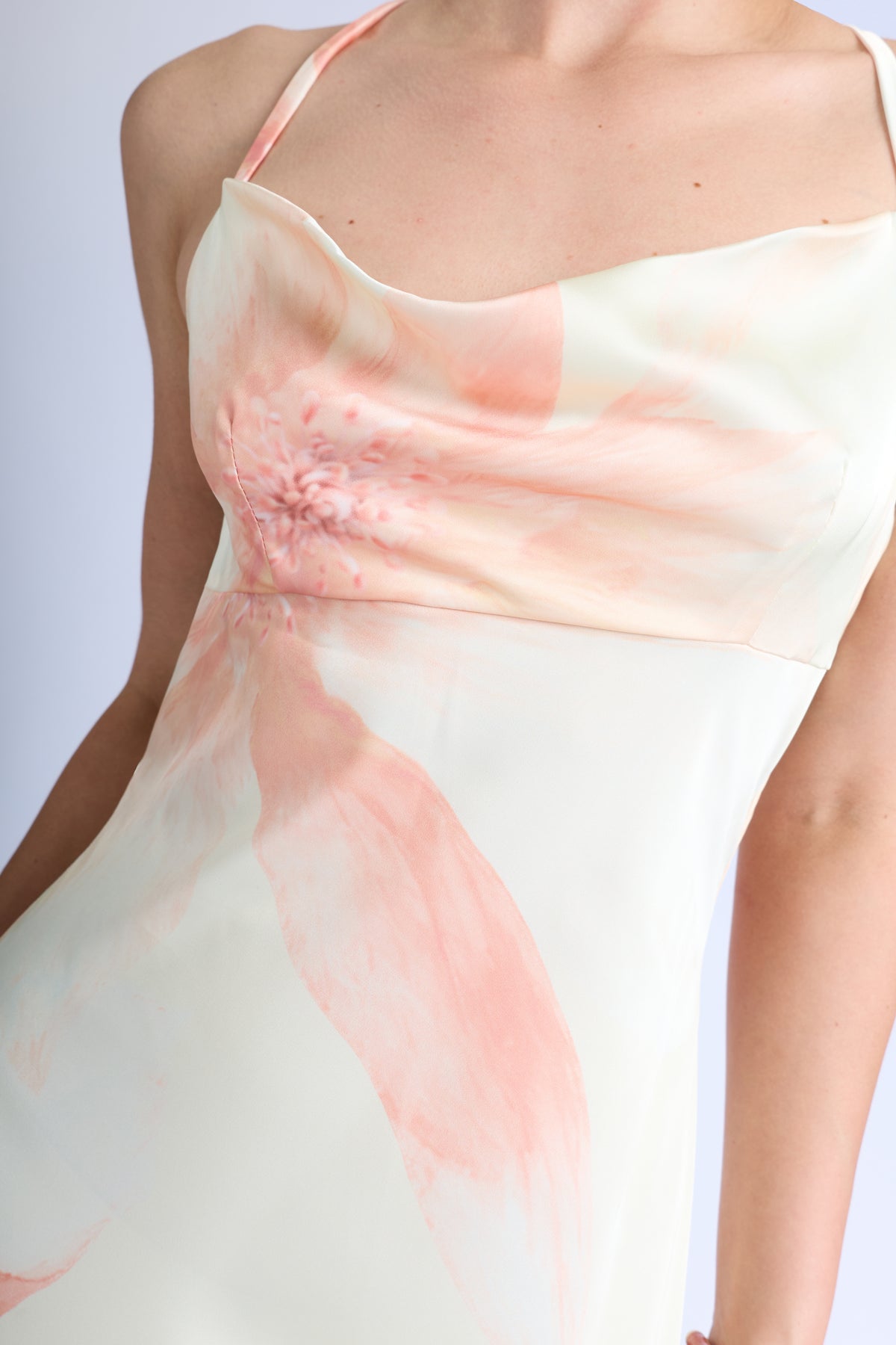 Vestido Satin Tiras Flores - Verde Pastel