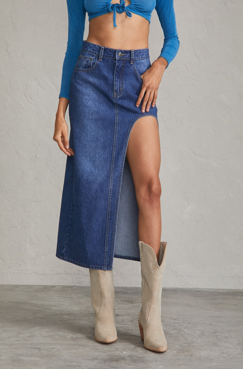 Curved Slit Skirt