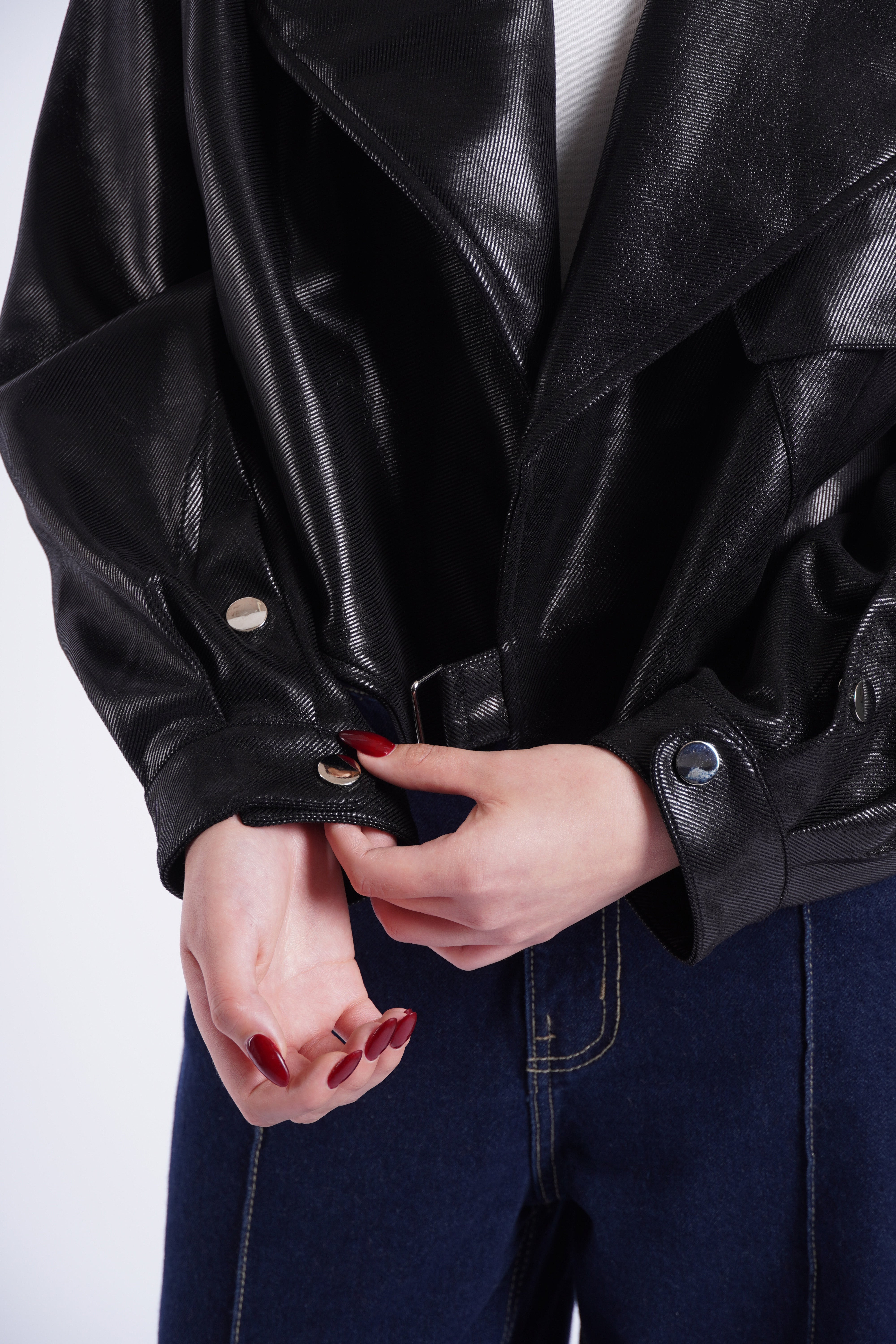 Cazadora Cropped Oversize - Negro
