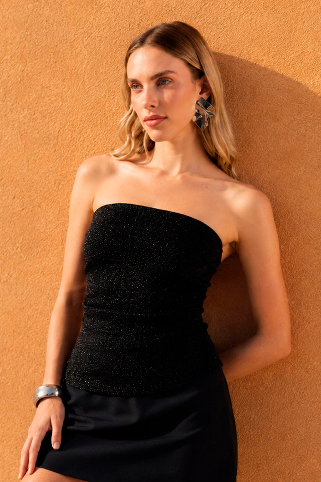 Top Strapless Brillo - Negro