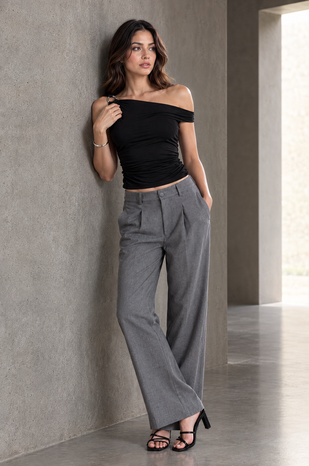 Top Minimal One Shoulder - Negro - lifestyle