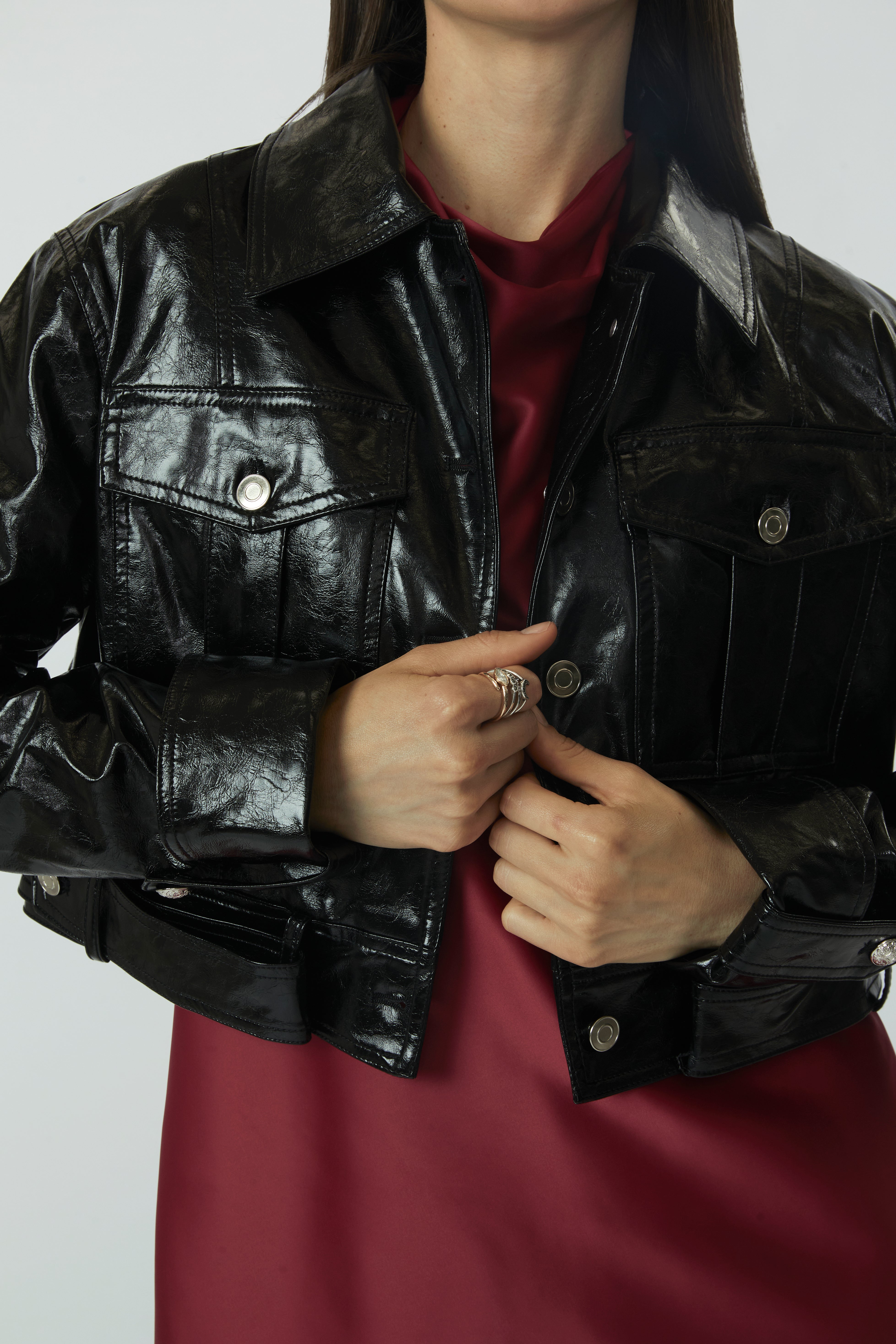 Casaca Leather Crop - Negro