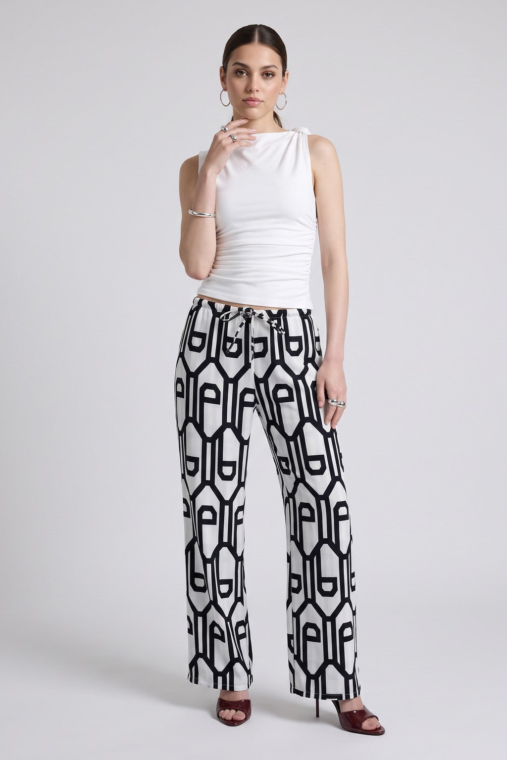 Pantalón Bali Blanco - foto en modelo 1