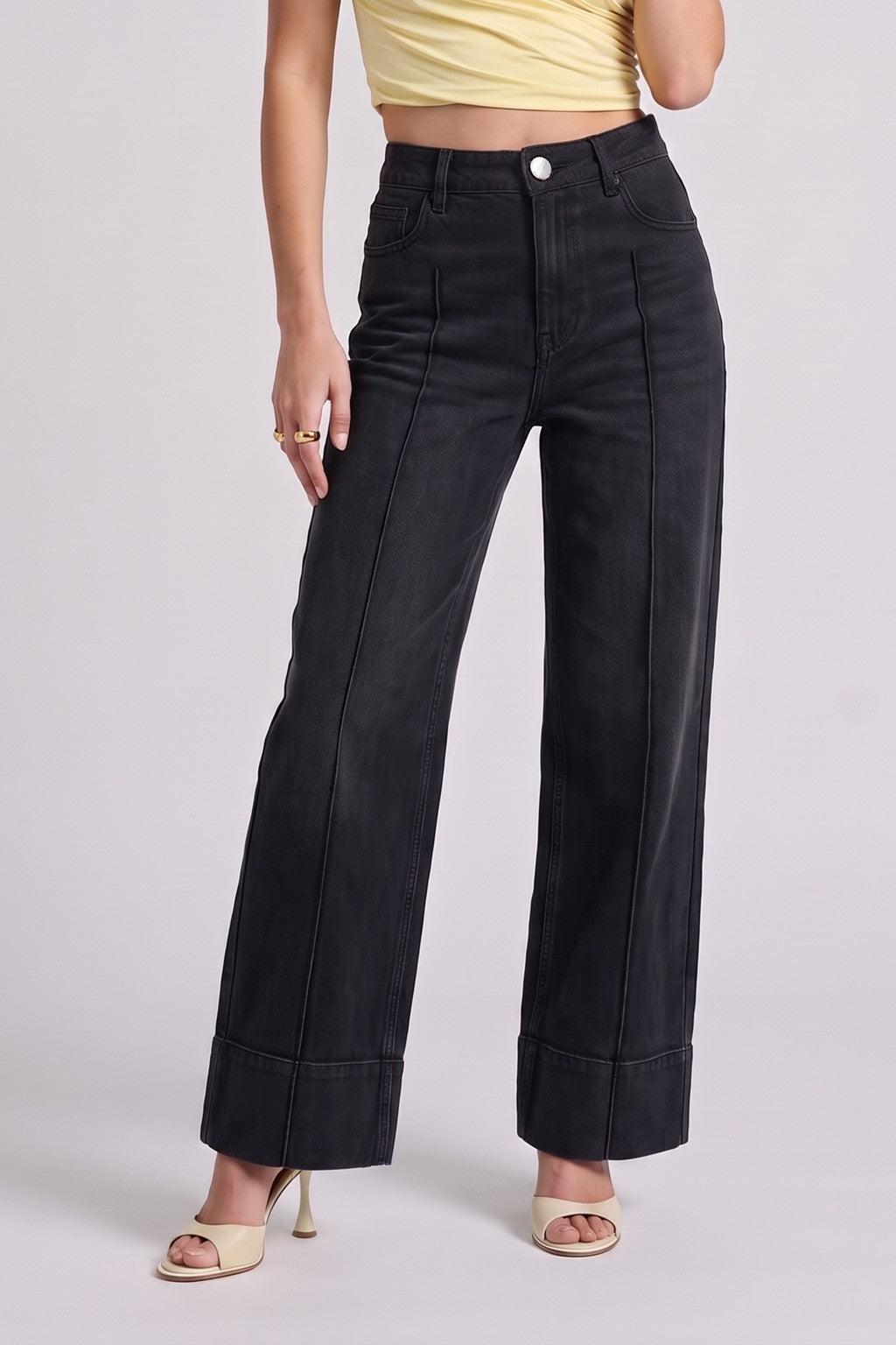 Pantalón Denim Wide Leg Negro - foto en modelo 2