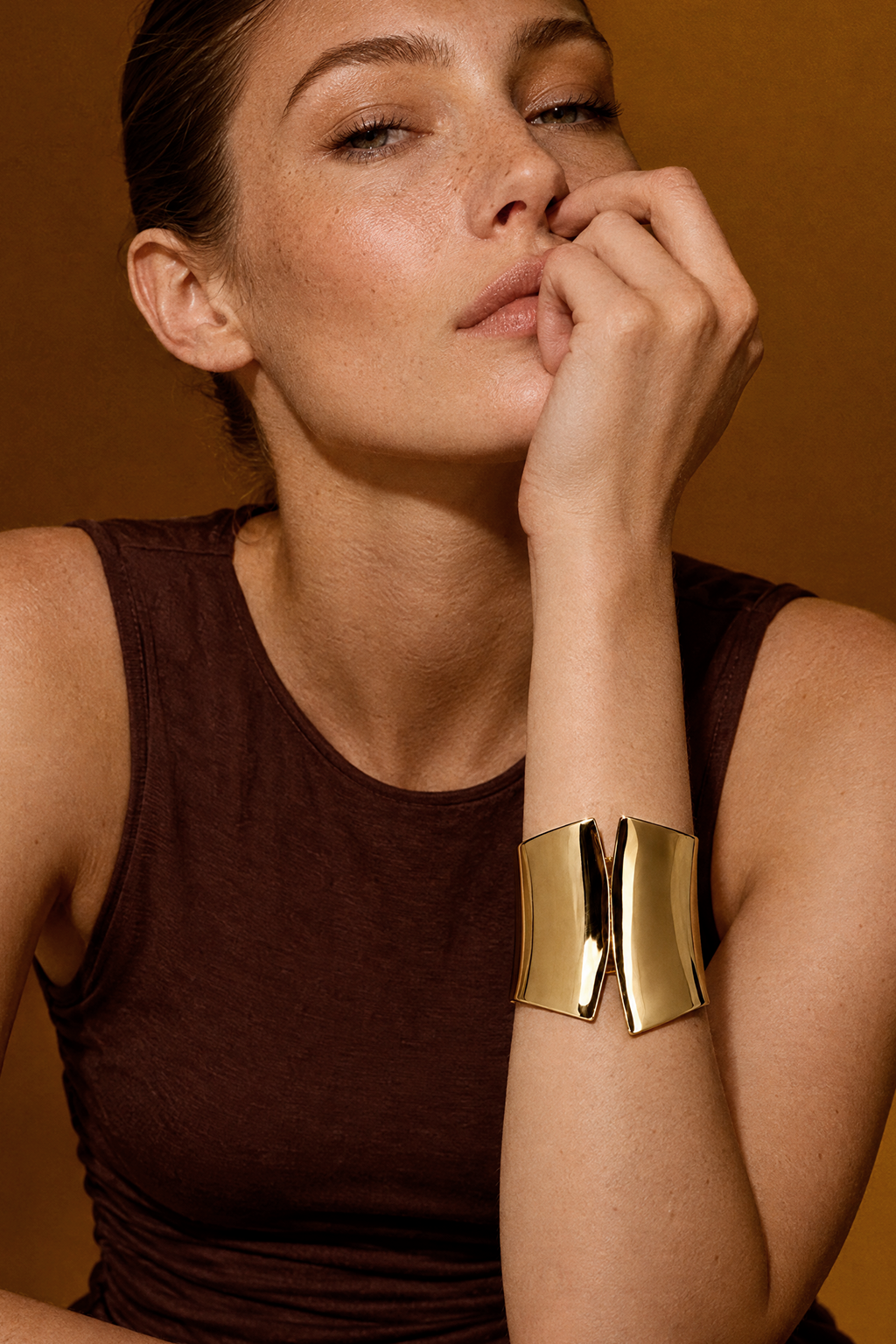 Pulsera Ancho Liso Varios - foto en modelo 1